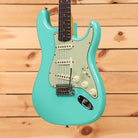 Fender Custom Shop Limited '59 Stratocaster Journeyman Relic electric guitar Sea Foam Green with single-coil pickups