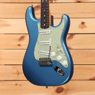 Fender Custom Shop 1965 Stratocaster Journeyman Relic electric guitar Lake Placid Blue with single-coil pickups
