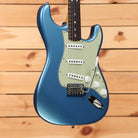 Fender Custom Shop 1965 Compound Radius Stratocaster Journeyman Relic electric guitar Lake Placid Blue with single-coil pickups