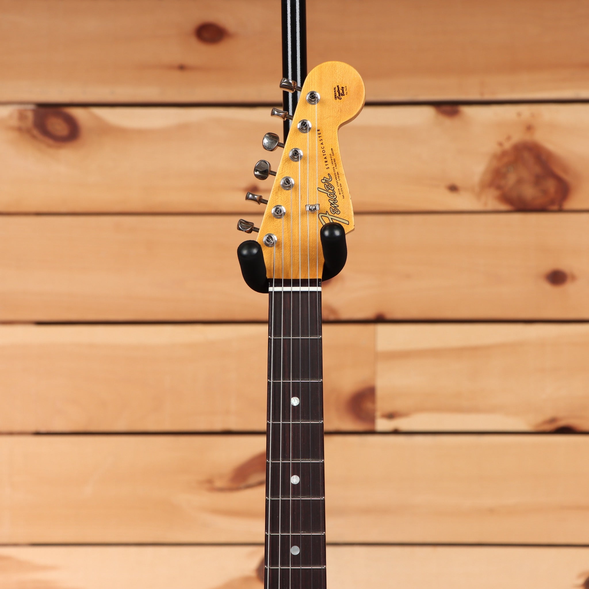 Fender Custom Shop 1965 Compound Radius Stratocaster Journeyman Relic electric guitar Lake Placid Blue with single-coil pickups