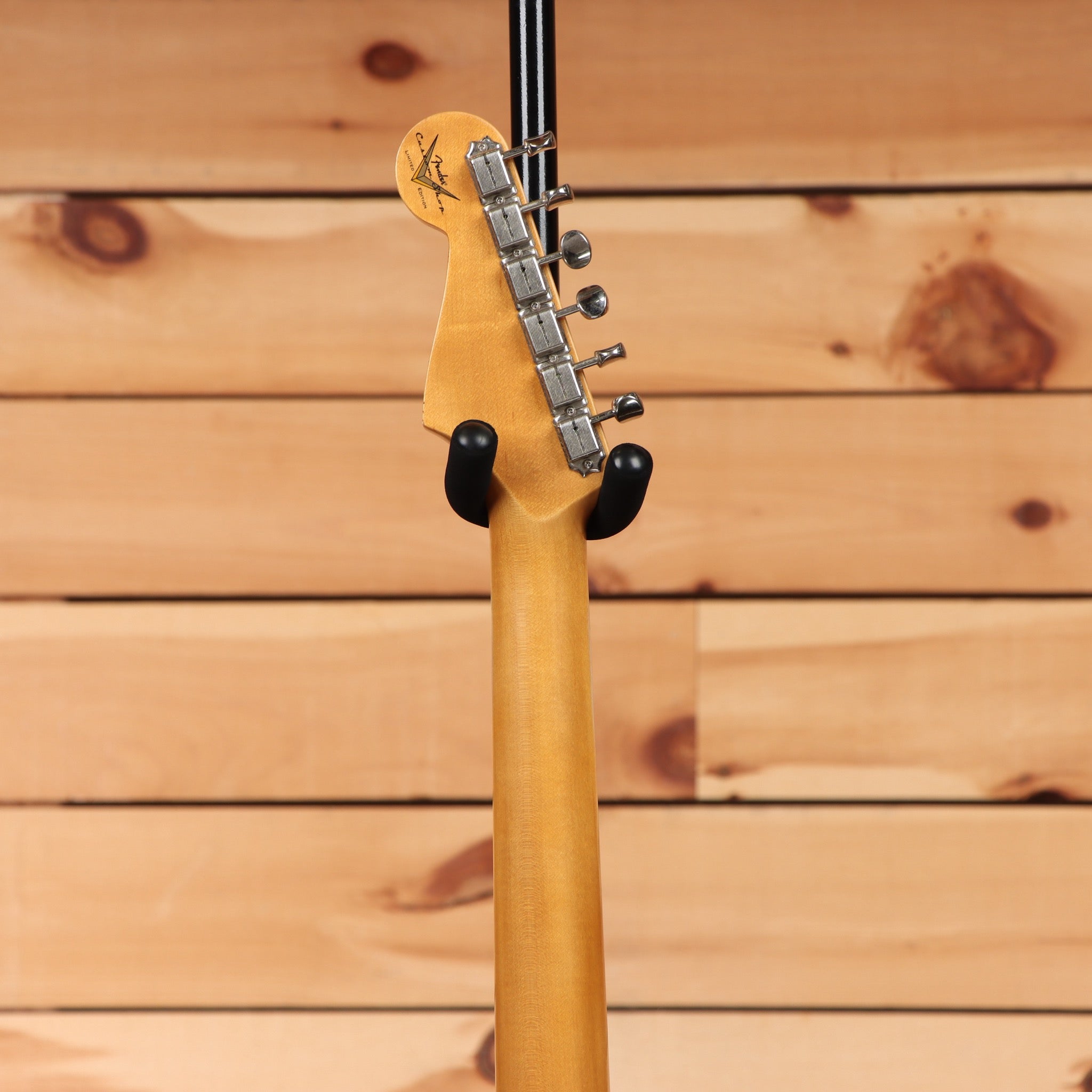 Fender Custom Shop 1965 Compound Radius Stratocaster Journeyman Relic electric guitar Lake Placid Blue maple neck
