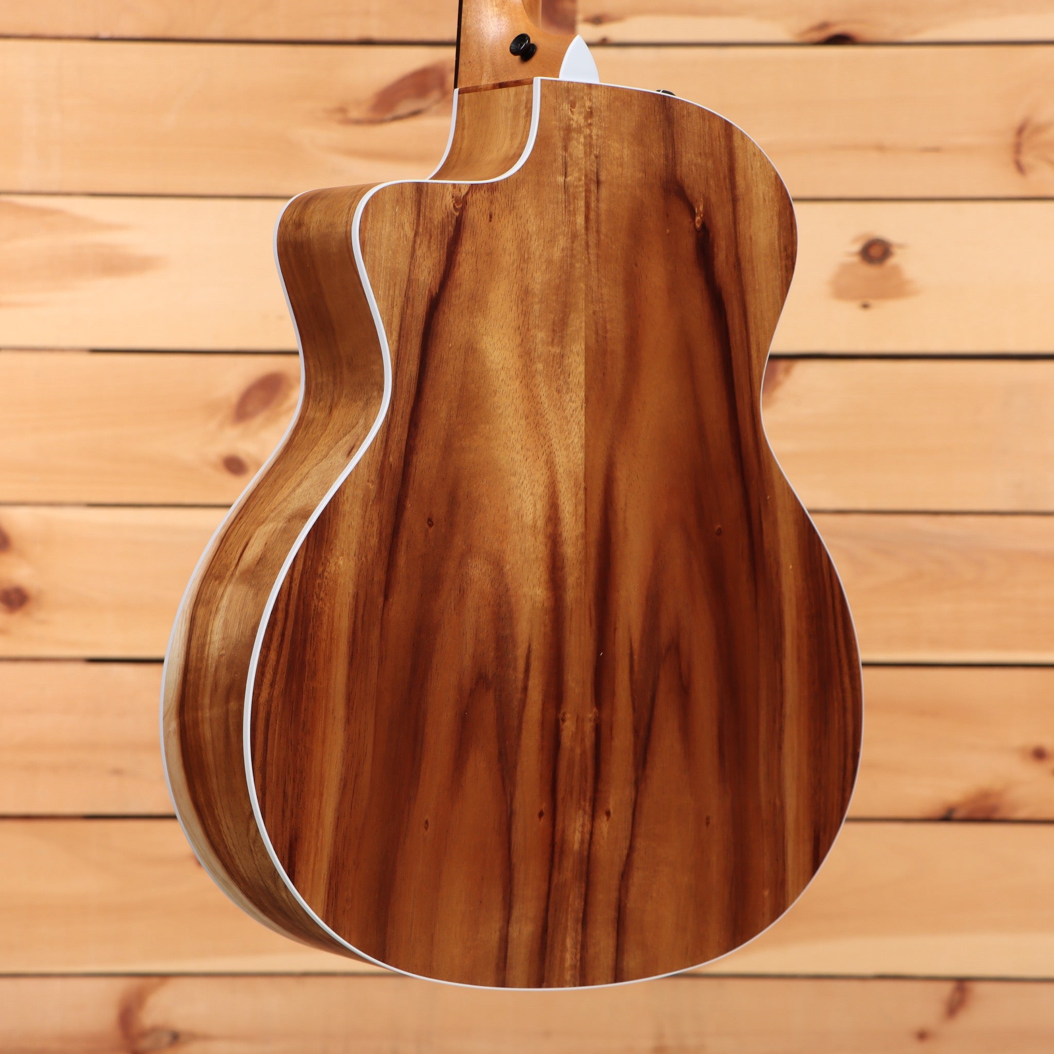 Taylor 214ce Grand Auditorium acoustic guitar natural finish with white binding cutaway