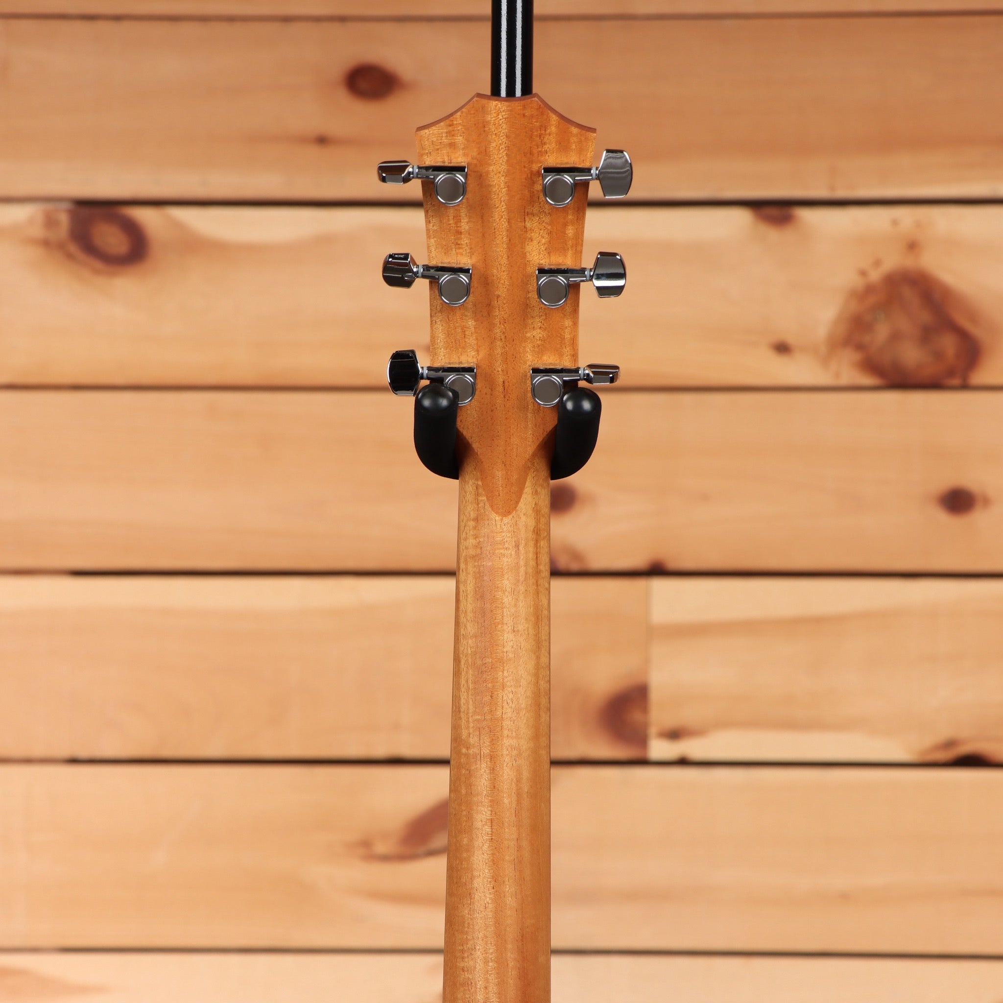 Taylor 214cek Grand Auditorium acoustic guitar natural finish with chrome tuning machines