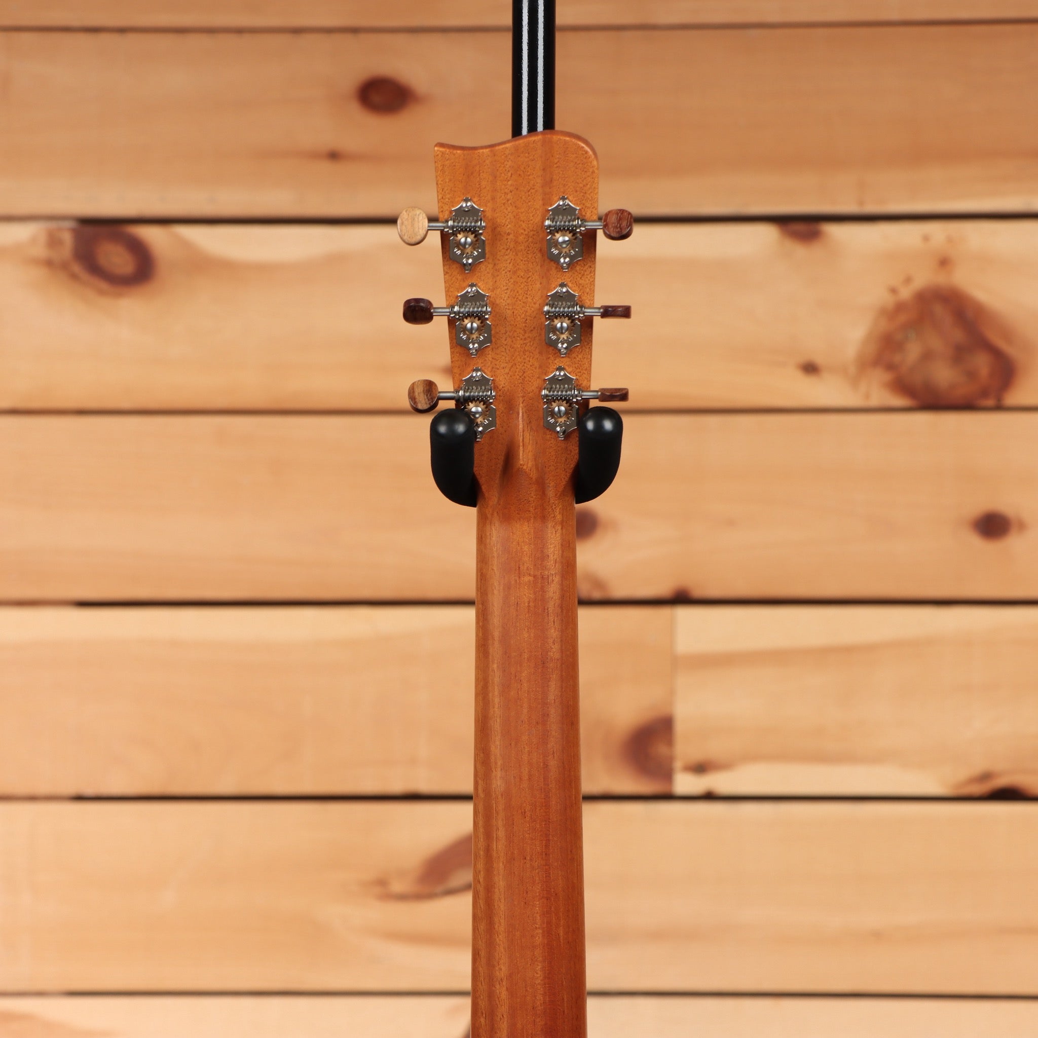 Gallagher SG70 Custom acoustic guitar Whiskey Sunburst with decorative rosette and wooden bridge pins