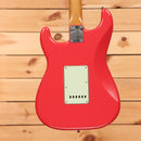 Pre-owned Fender '64 Road Worn Stratocaster electric guitar Aged Fiesta Red with single-coil pickups