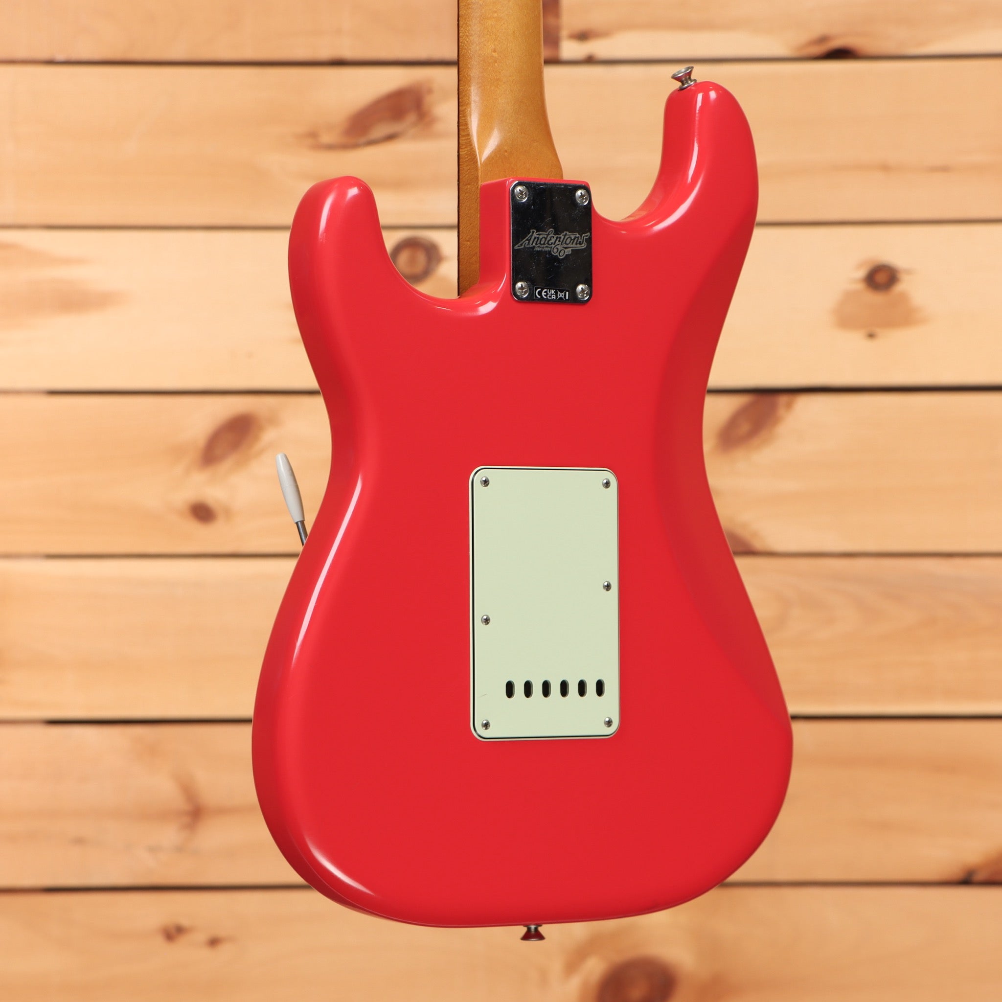 Pre-owned Fender '64 Road Worn Stratocaster electric guitar Aged Fiesta Red with single-coil pickups
