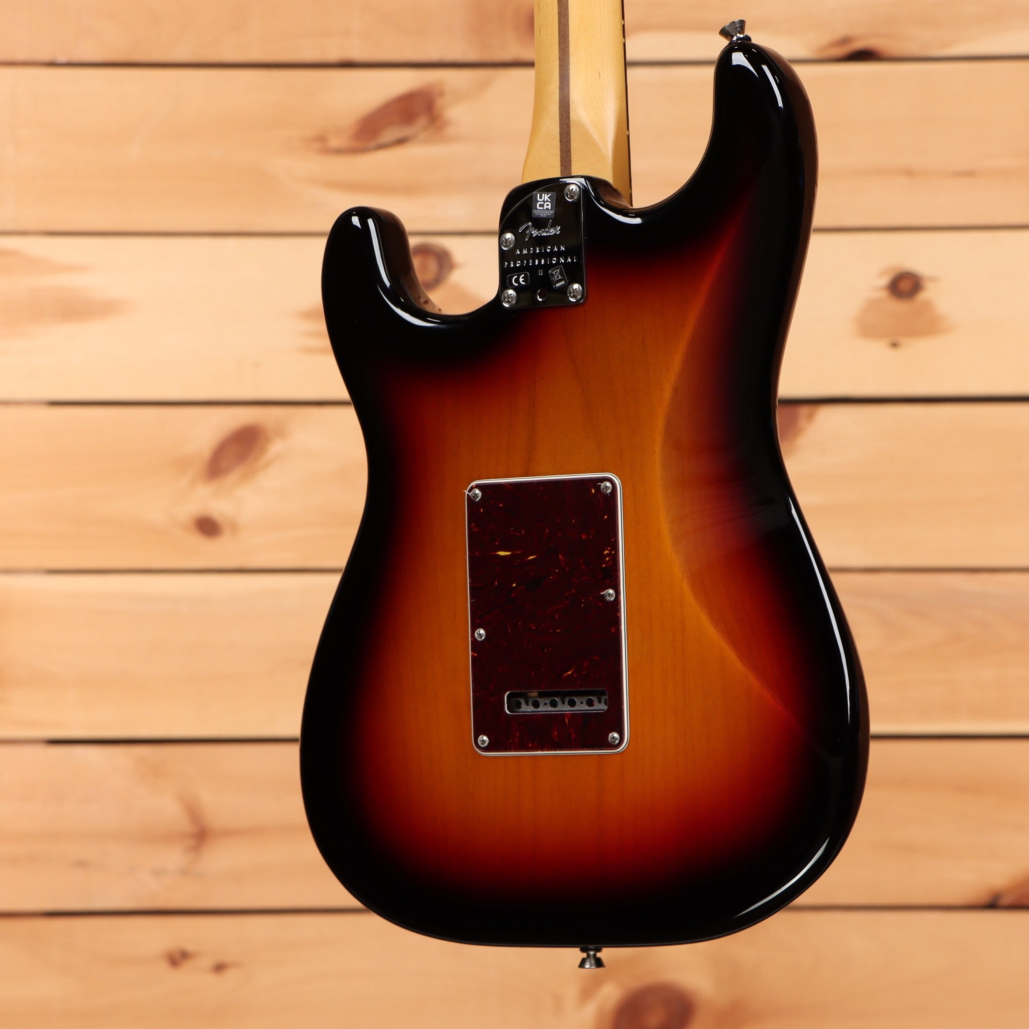 Fender American Pro II Stratocaster electric guitar 3-color sunburst pre-owned with tortoiseshell pickguard