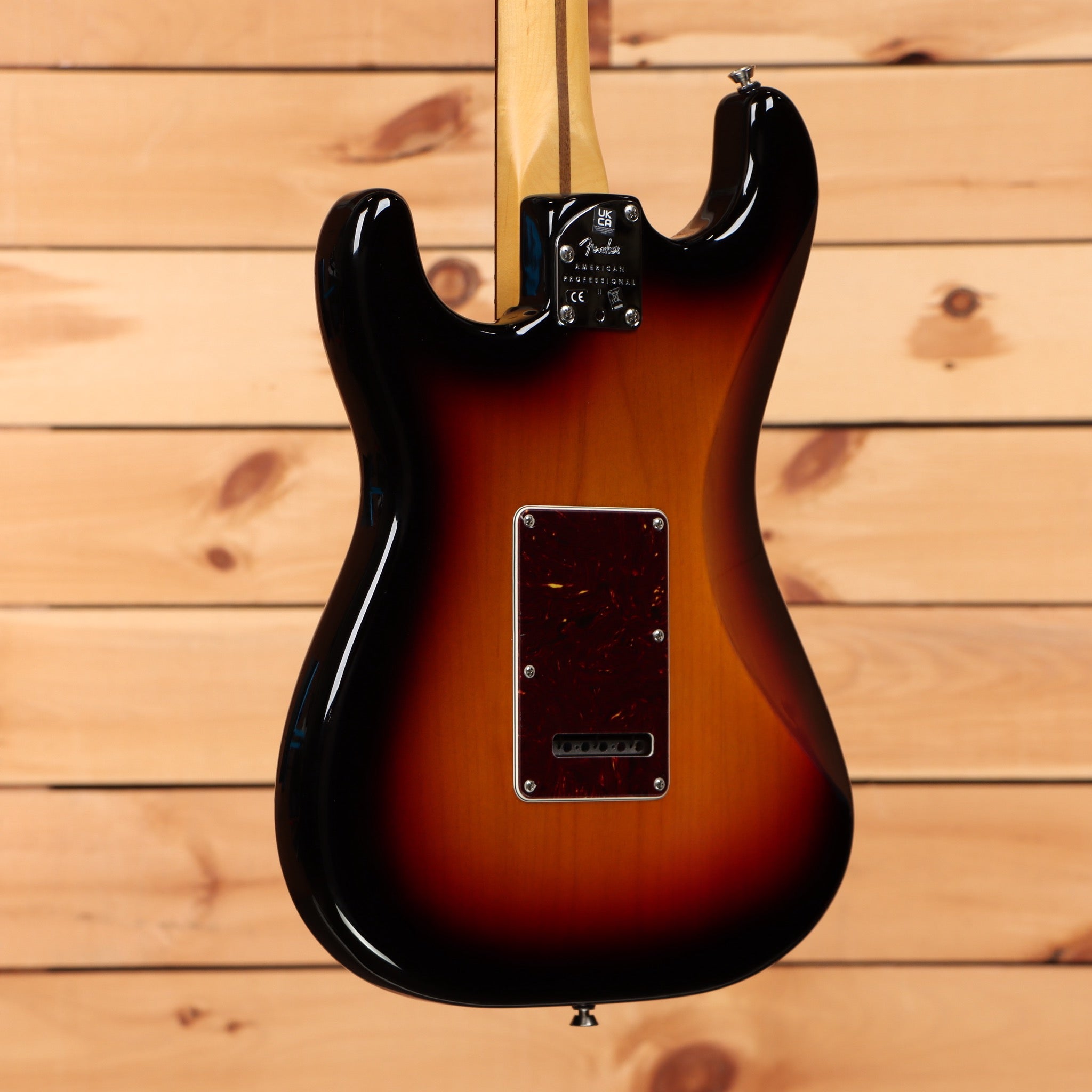Pre-owned Fender American Pro II Stratocaster electric guitar 3-color sunburst with single-coil pickups