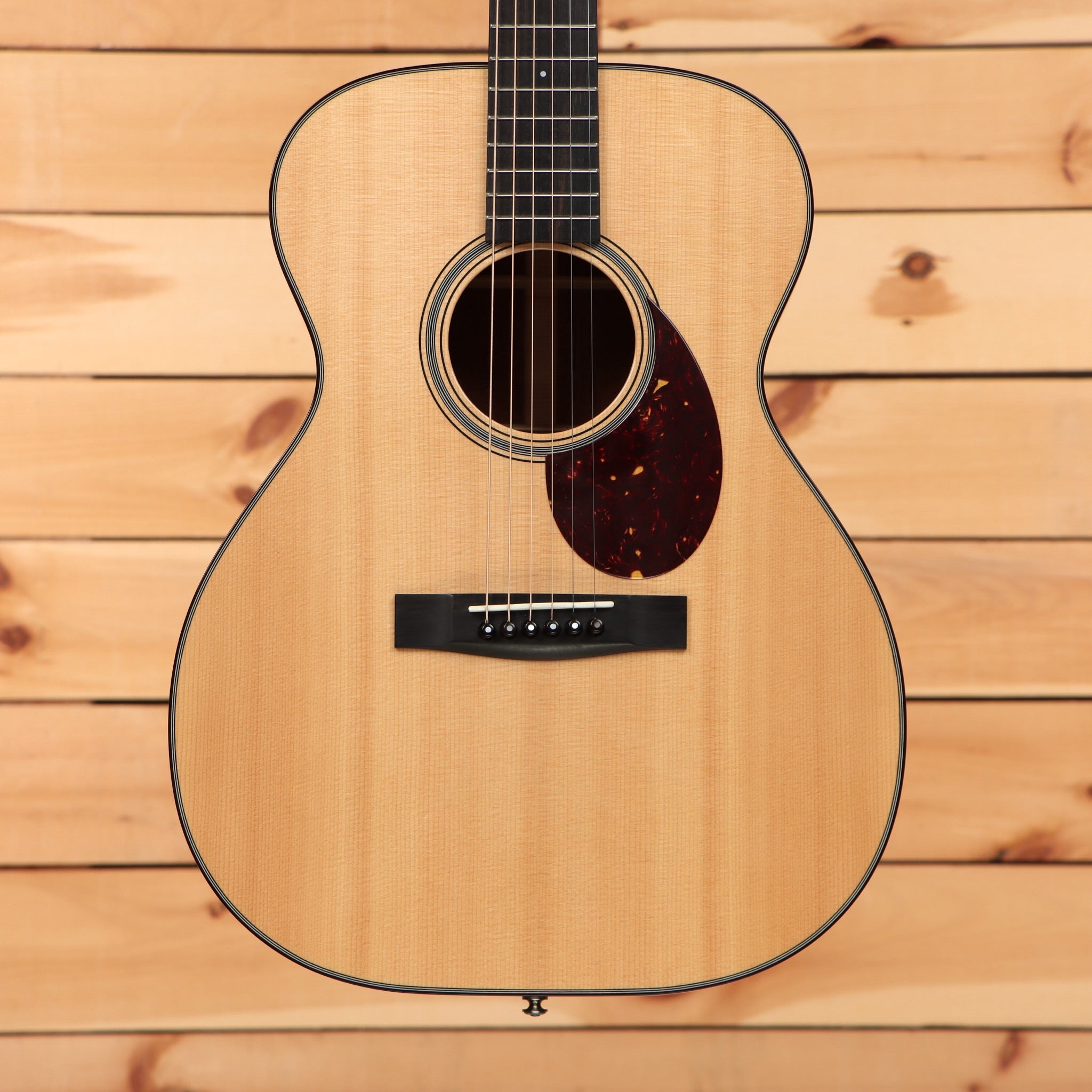 Pre-owned Huss and Dalton Tomm acoustic guitar natural finish with tortoiseshell pickguard