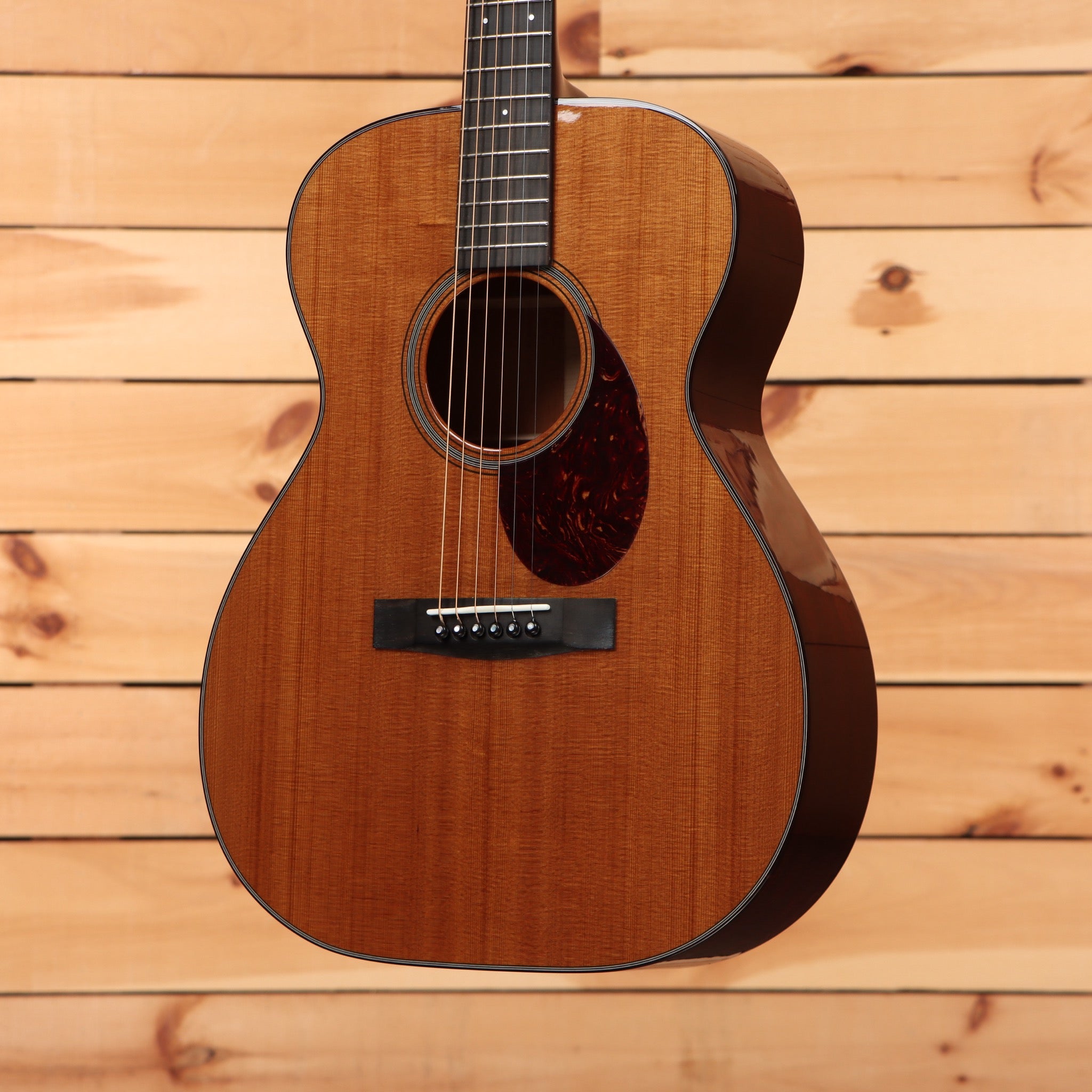 Huss and Dalton Tomm pre-owned acoustic guitar natural finish with tortoiseshell pickguard