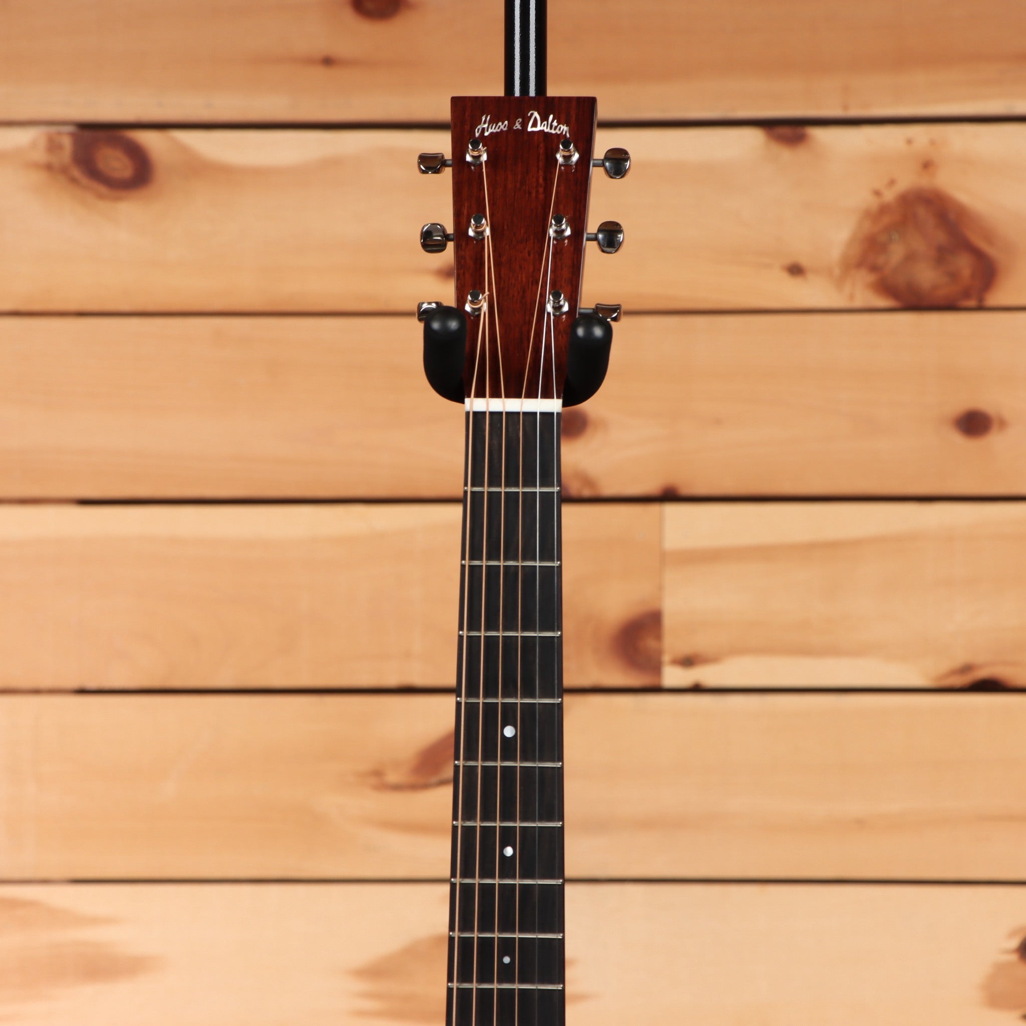 Pre-owned Huss & Dalton Tomm acoustic guitar natural finish with rosewood fretboard