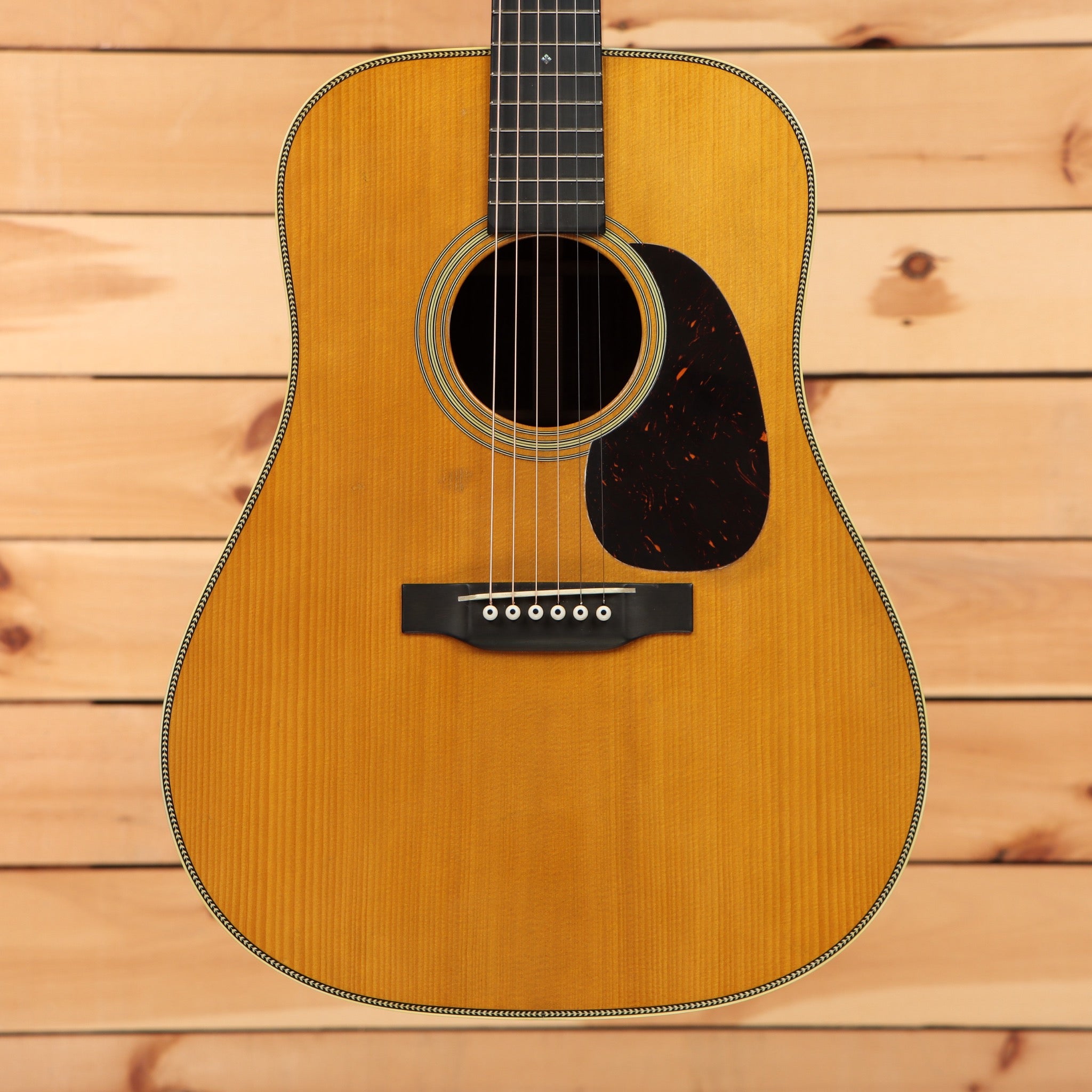 Pre-owned Martin D-28 Authentic 1937 dreadnought acoustic guitar aged vintage toner with tortoiseshell pickguard