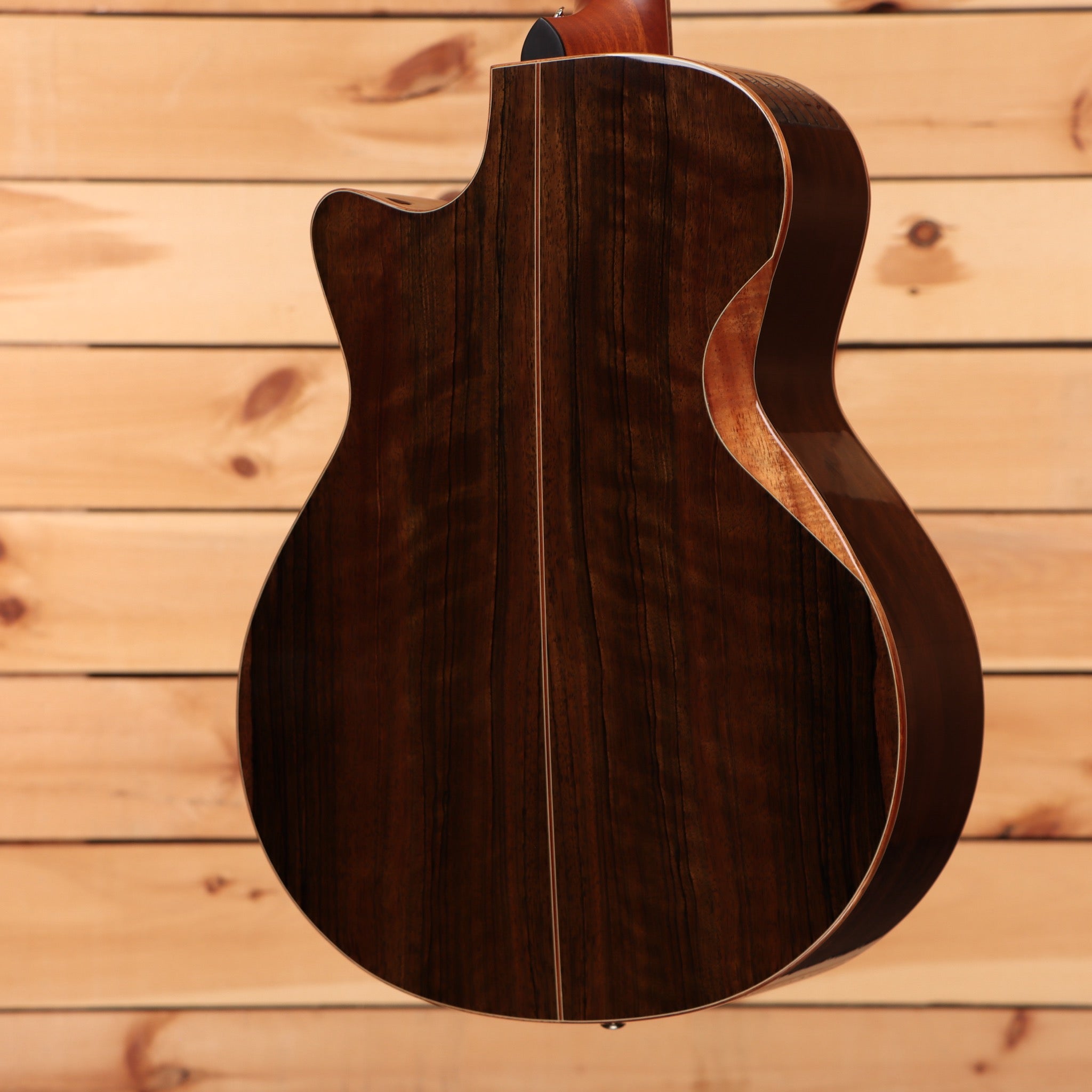 Furch Red Deluxe Gc-LI acoustic-electric Grand Auditorium natural finish with rosewood back and sides cutaway