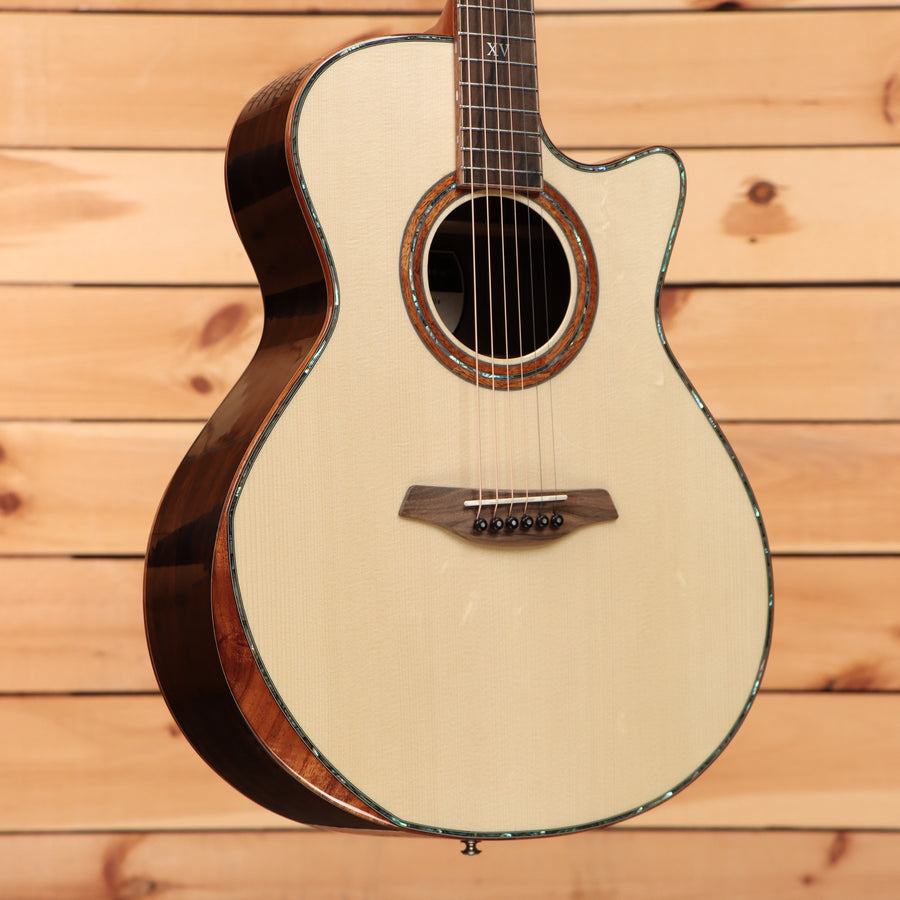Furch Red Deluxe Gc-LI acoustic-electric guitar Natural with cutaway abalone binding and spruce top