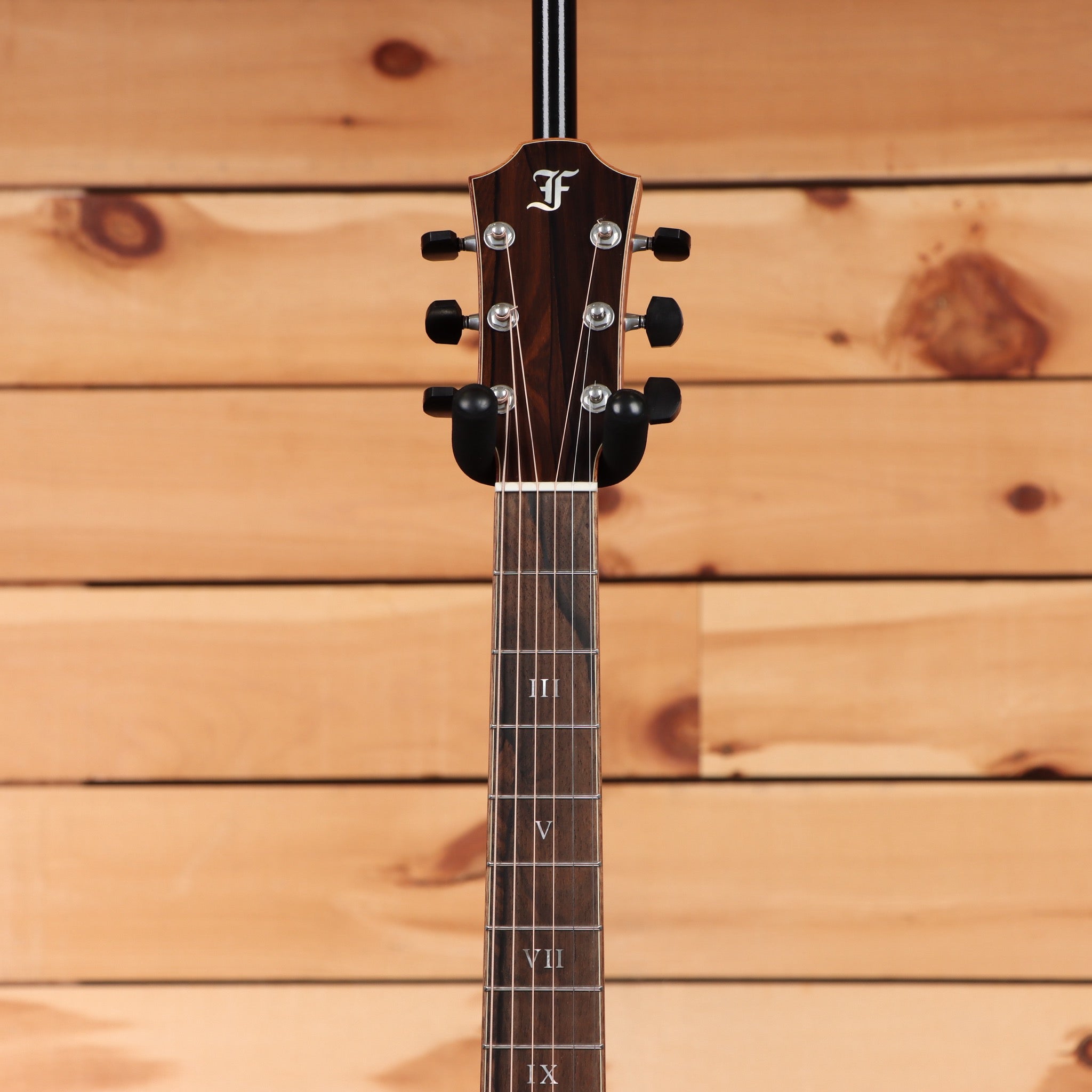 Furch Red Deluxe Gc-LI acoustic guitar Natural with rosewood fretboard and Roman numeral fret markers