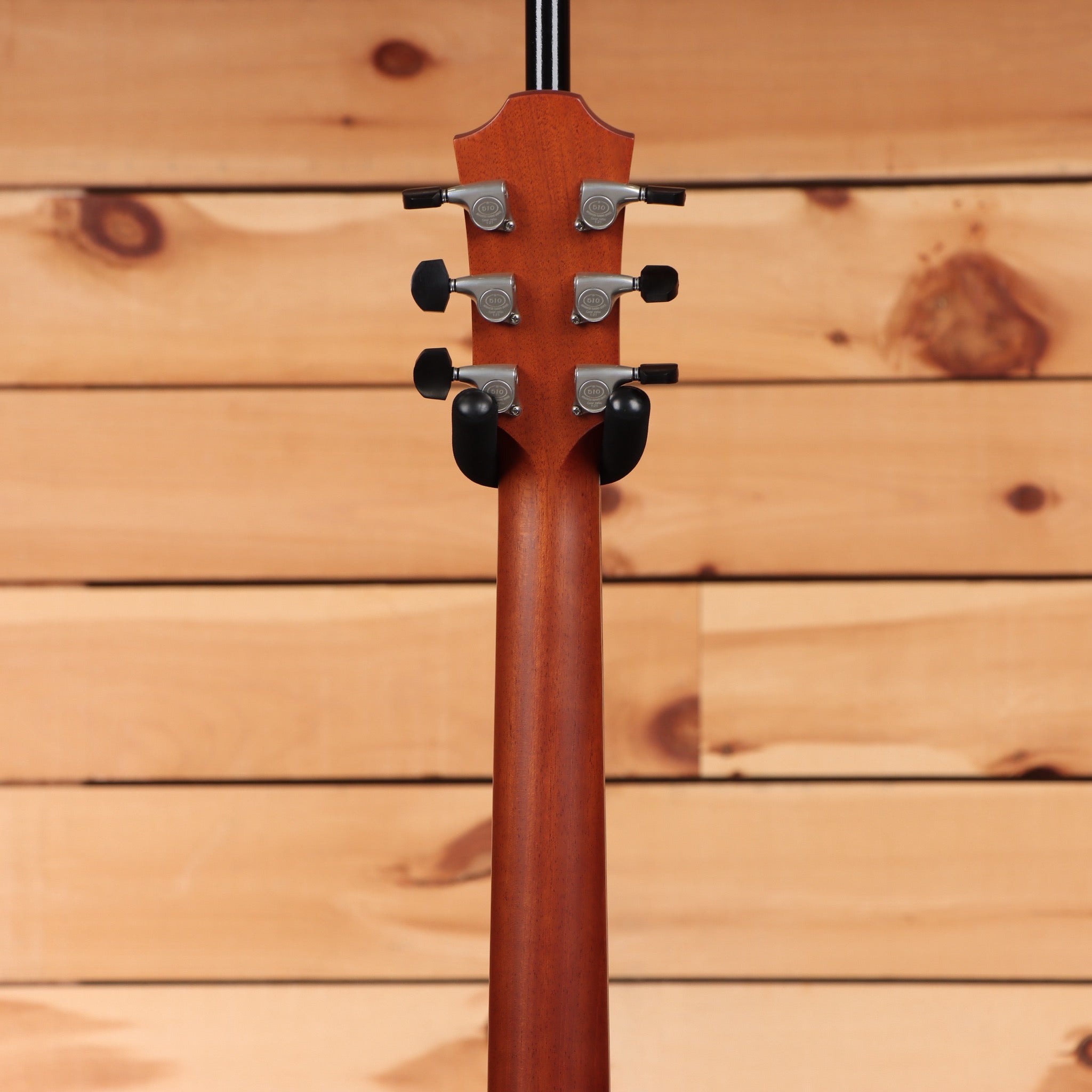 Furch Red Deluxe Gc-LI acoustic guitar Natural mahogany neck rear headstock view with chrome tuners