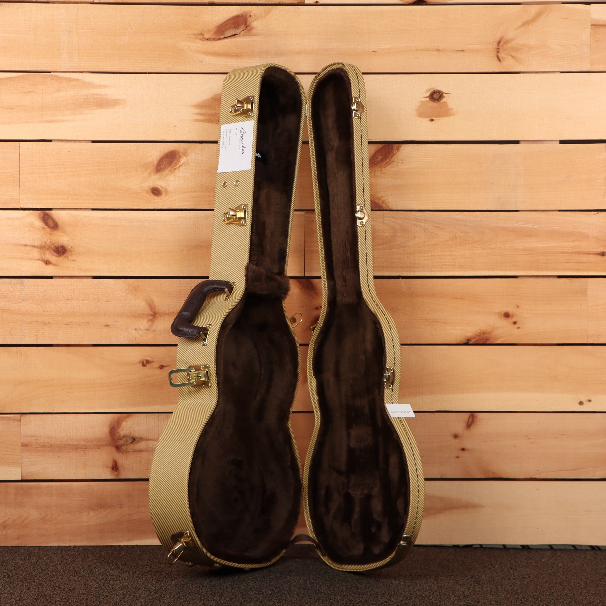 Boucher HG24 classical guitar hard case natural tweed with black velvet interior