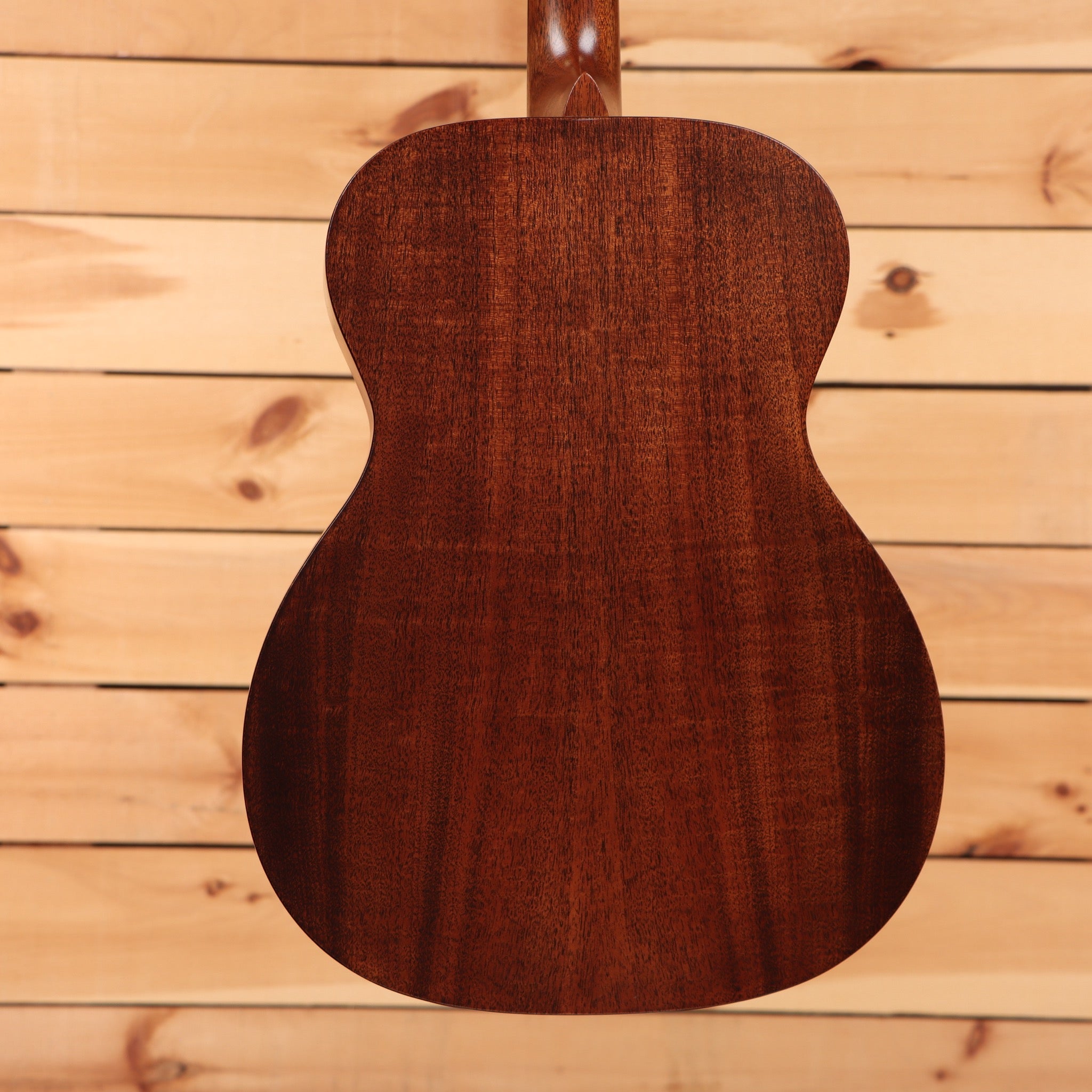 Martin 00-15M dreadnought acoustic guitar natural finish with mahogany back and sides