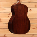 Martin 00-15M dreadnought acoustic guitar natural finish with solid wood construction