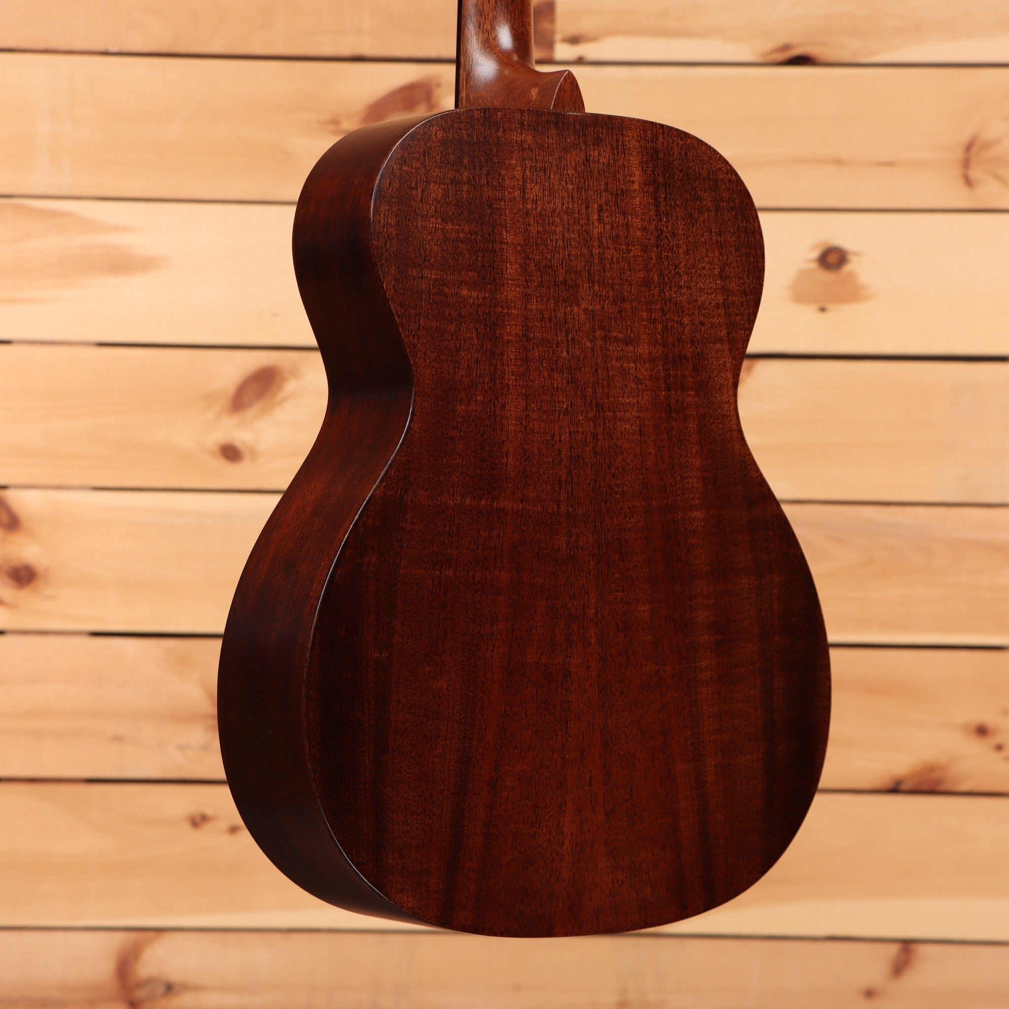 Martin 00-15M dreadnought acoustic guitar natural finish with solid wood construction