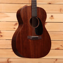 Martin 00-15M dreadnought acoustic guitar natural finish with rosewood fretboard