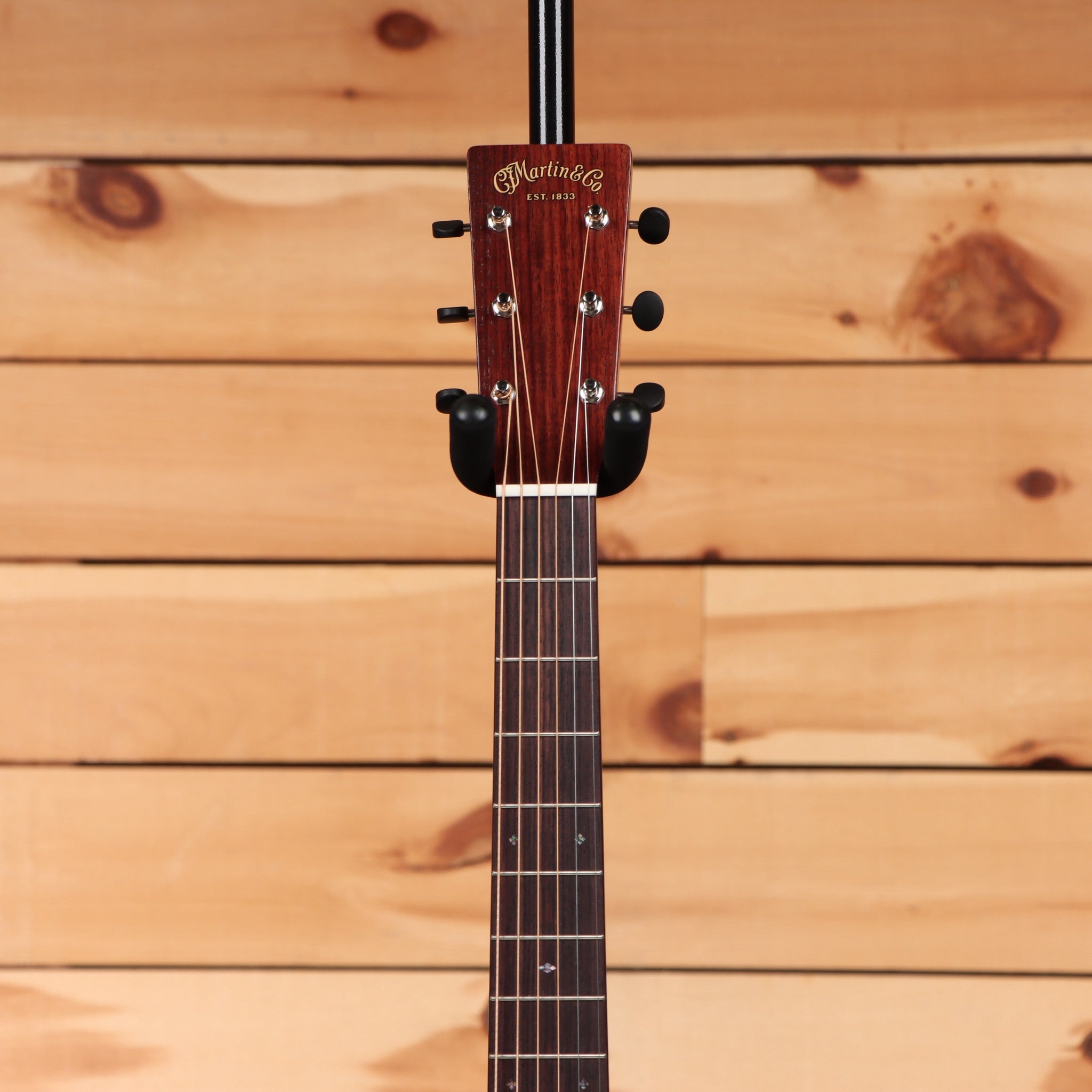 Martin 00-15M dreadnought acoustic guitar natural finish with rosewood fretboard