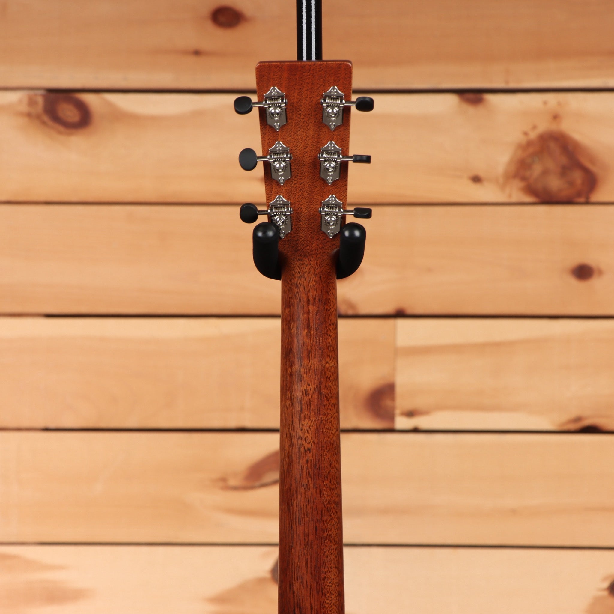 Martin 00-15M concert acoustic guitar natural finish with slotted headstock