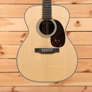Martin 00-28 Modern Deluxe acoustic guitar natural finish with tortoiseshell pickguard