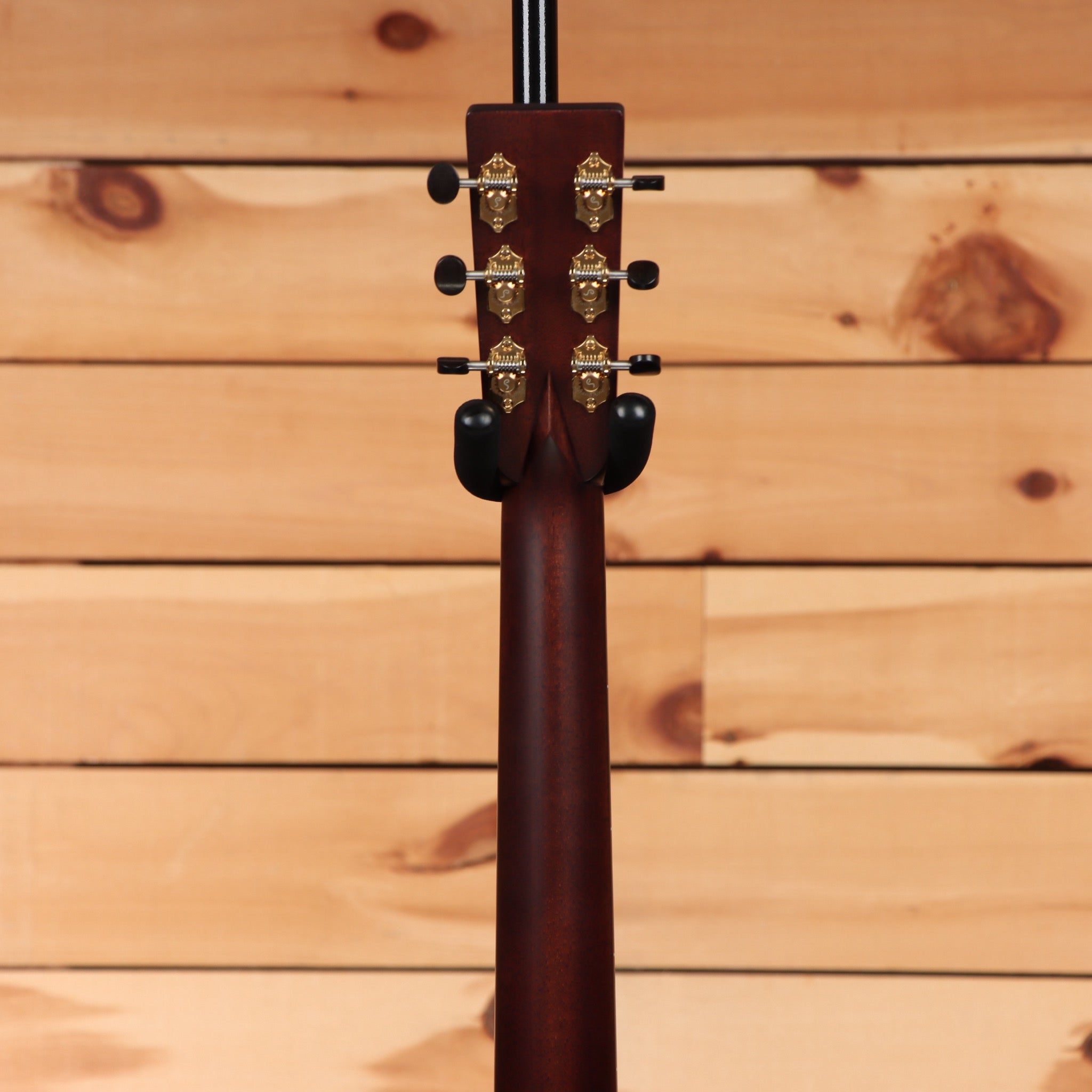 Bourgeois Touchstone Soloist OMC acoustic guitar natural finish with gold tuning machines