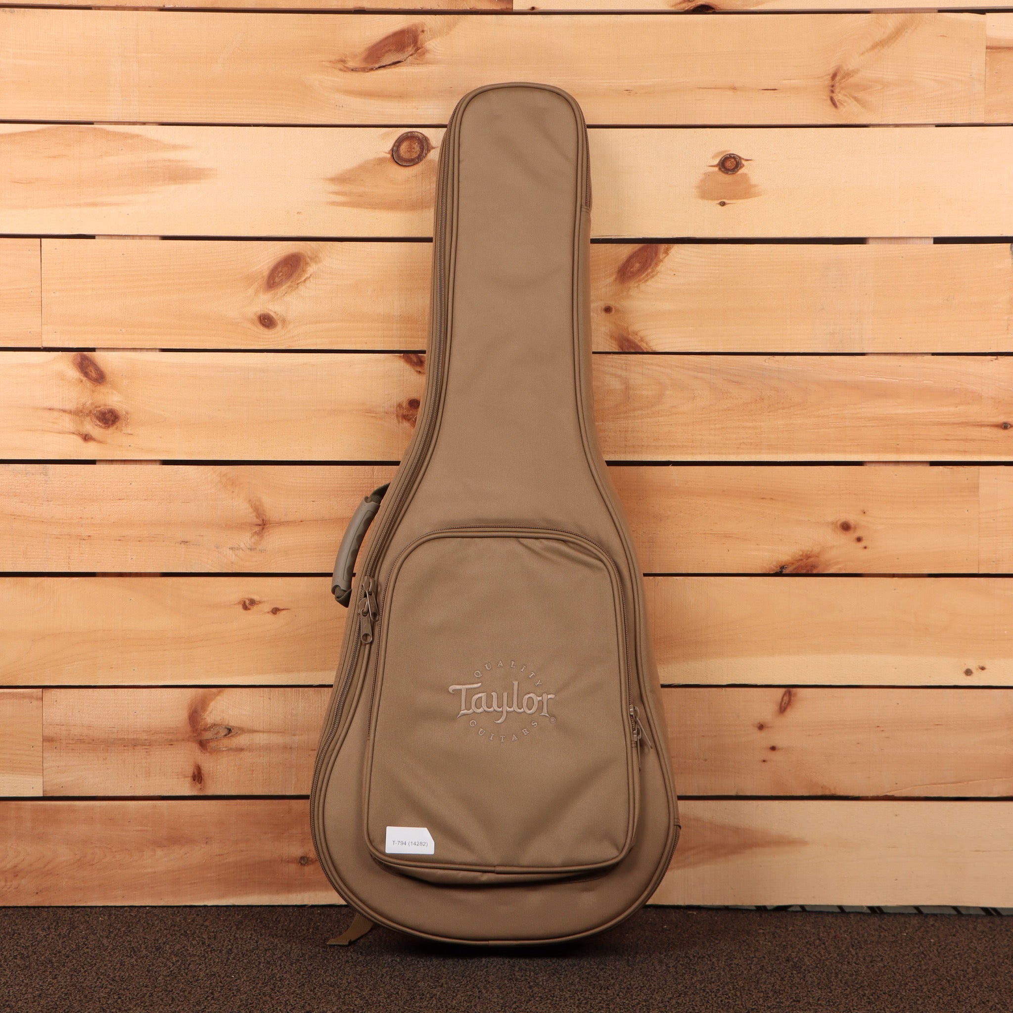 Taylor BBTE Grand Concert acoustic guitar case natural tan with embroidered logo