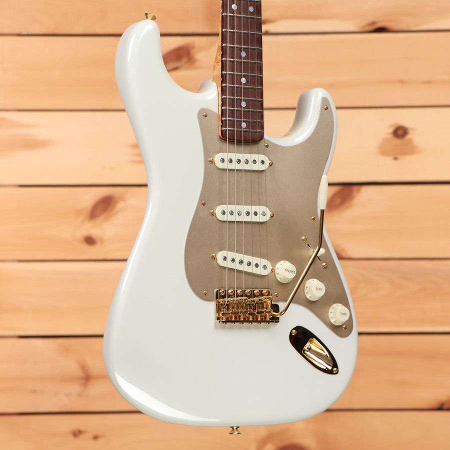Fender Custom Shop 75th Anniversary Stratocaster electric guitar Diamond White Pearl pre-owned with gold hardware