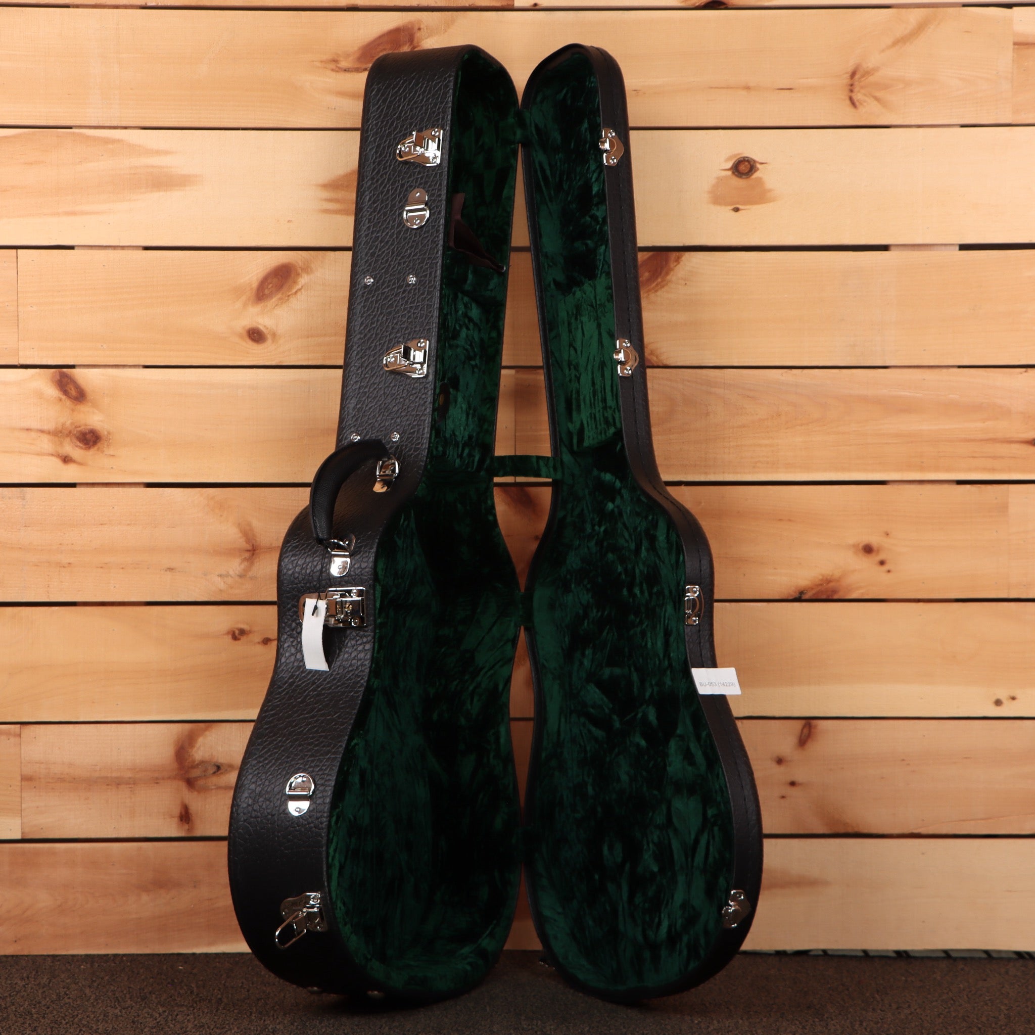 Bourgeois Touchstone D Country Boy dreadnought acoustic guitar natural finish green velvet interior case