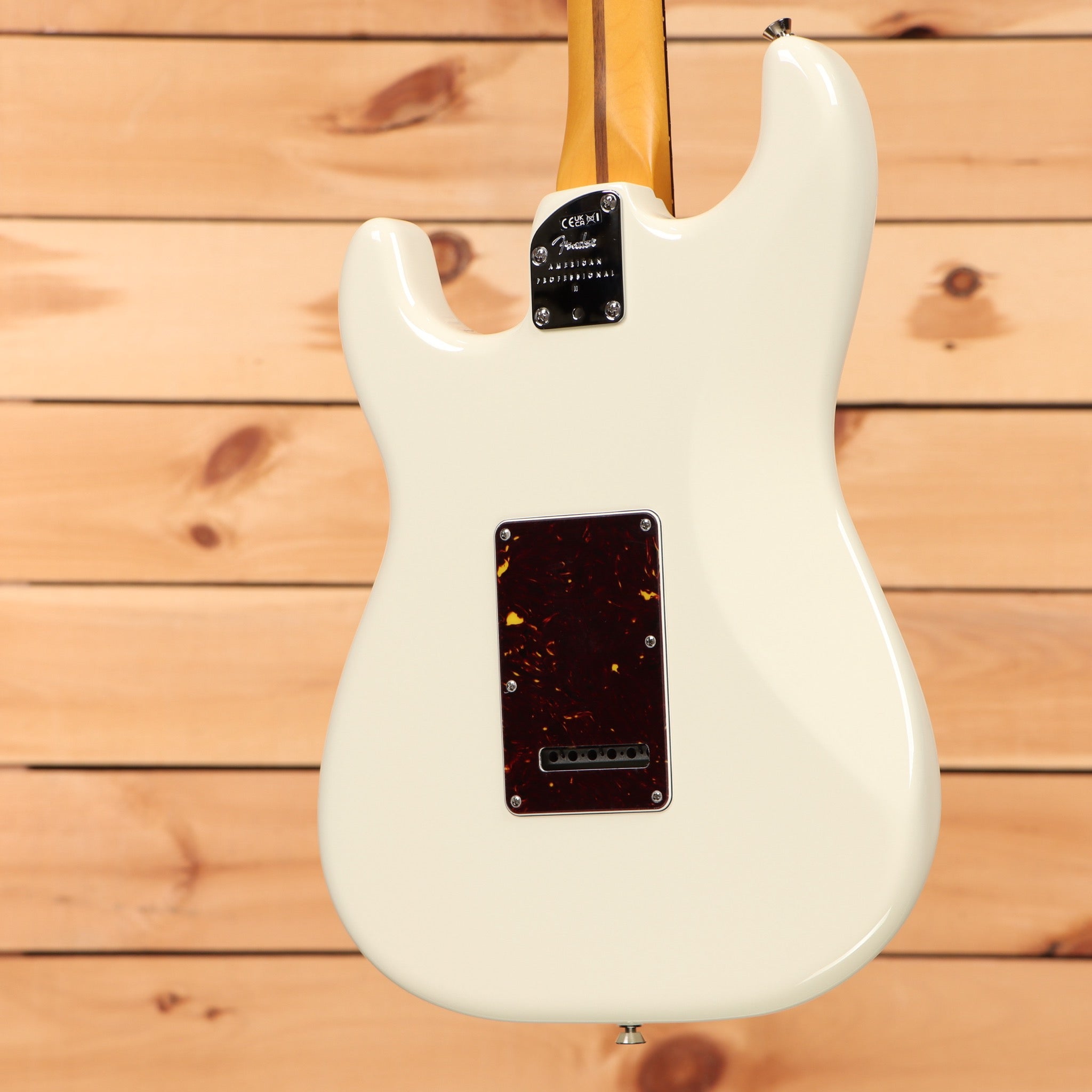 Fender American Professional II Stratocaster electric guitar Olympic White with tortoiseshell pickguard