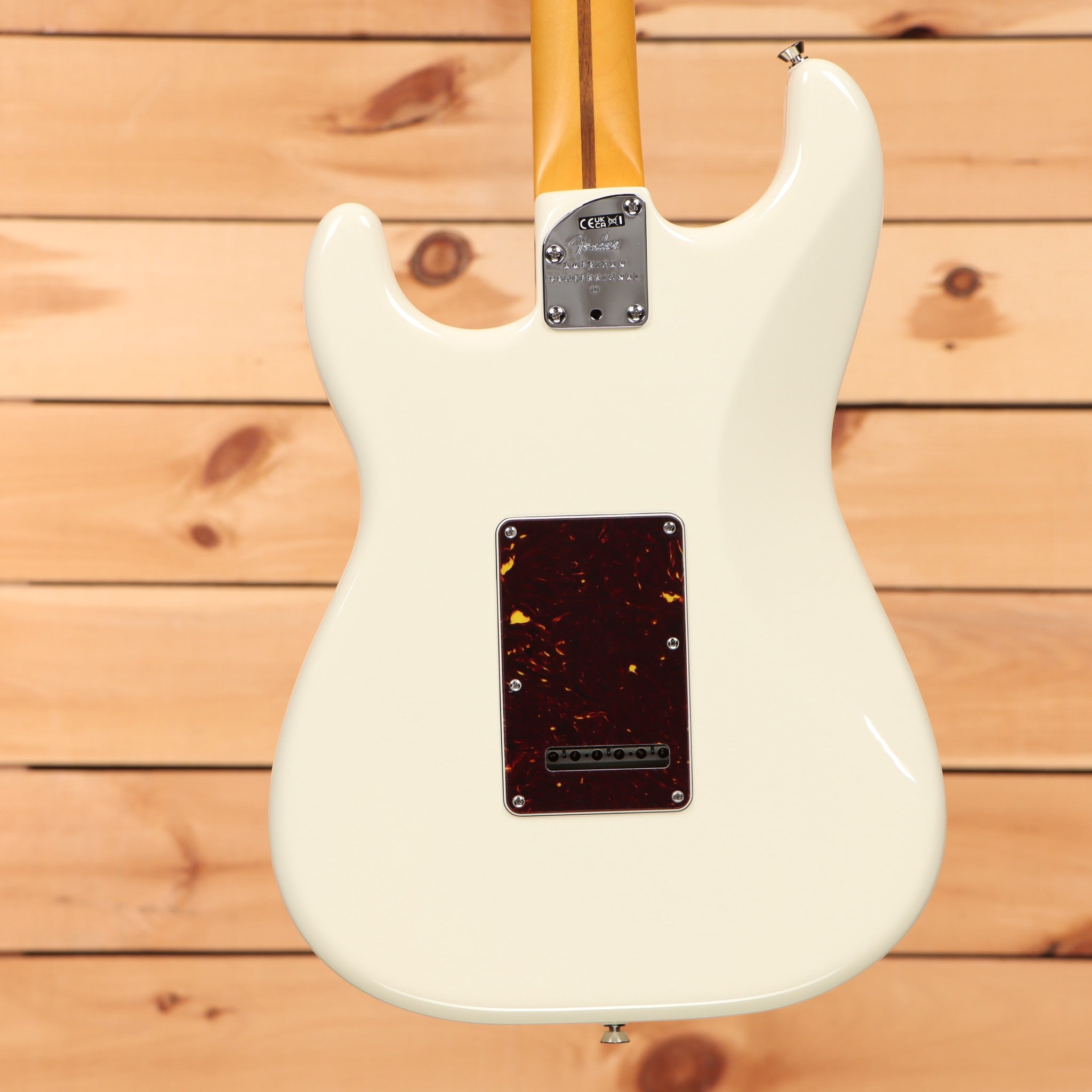 Fender American Professional II Stratocaster electric guitar Olympic White with tortoiseshell pickguard