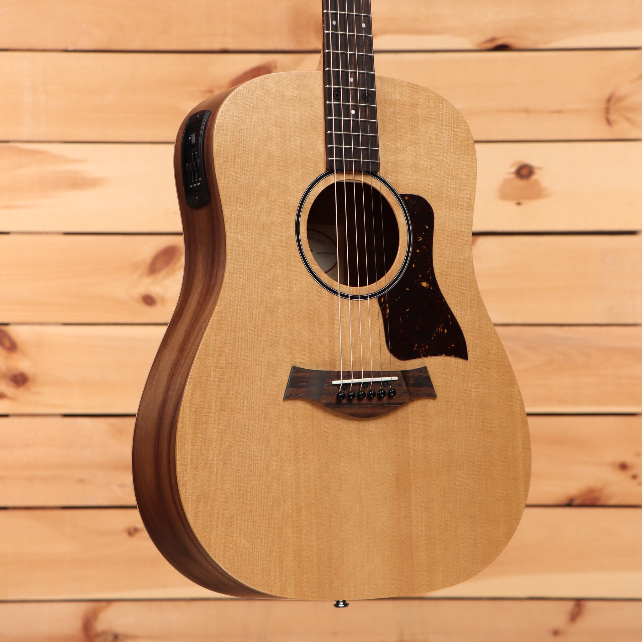 Taylor BB1e dreadnought acoustic-electric guitar natural finish with electronics and dark pickguard