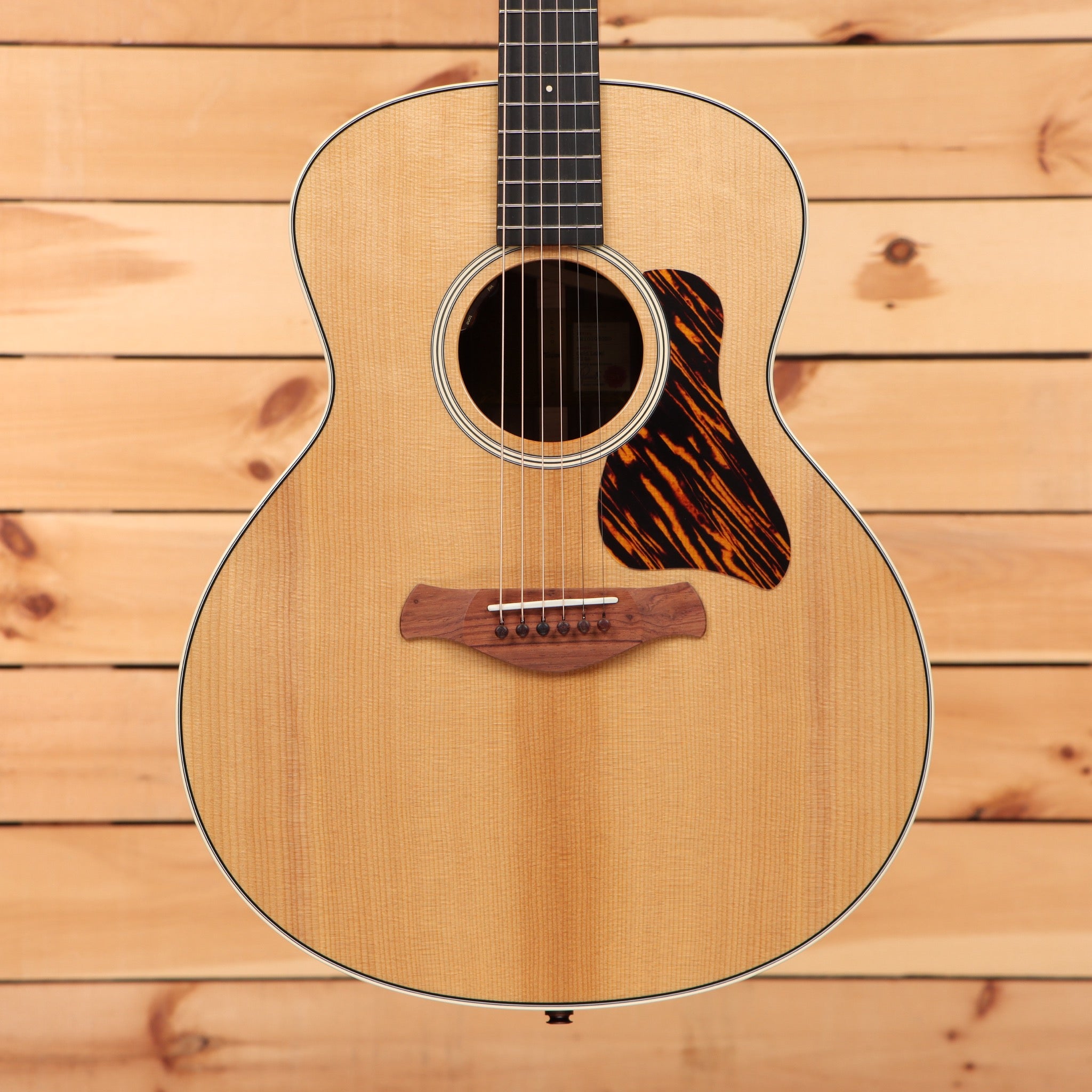 Taylor 714e Grand Auditorium acoustic-electric guitar Natural gold label with tortoiseshell pickguard