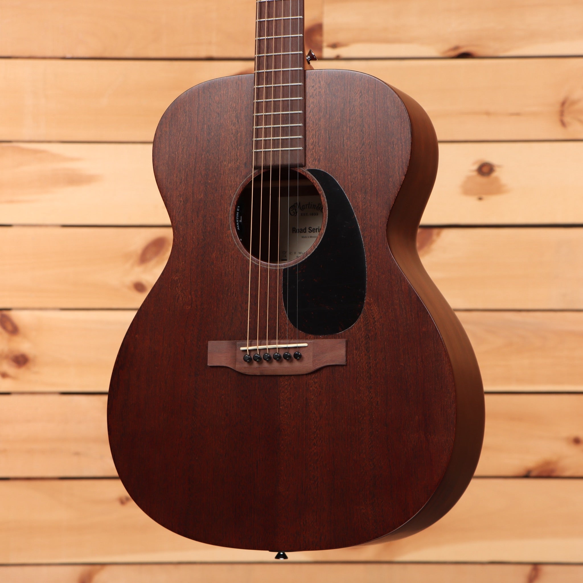 Martin 000-10E Retro acoustic-electric guitar Natural finish all-sapele top back and sides with rosewood fretboard