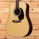 Martin Super HD-28 dreadnought acoustic guitar Aging Toner with herringbone binding and tortoise pickguard