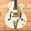 Gretsch G6136T-59 Vintage Select '59 Falcon hollowbody electric guitar White with Bigsby and gold hardware