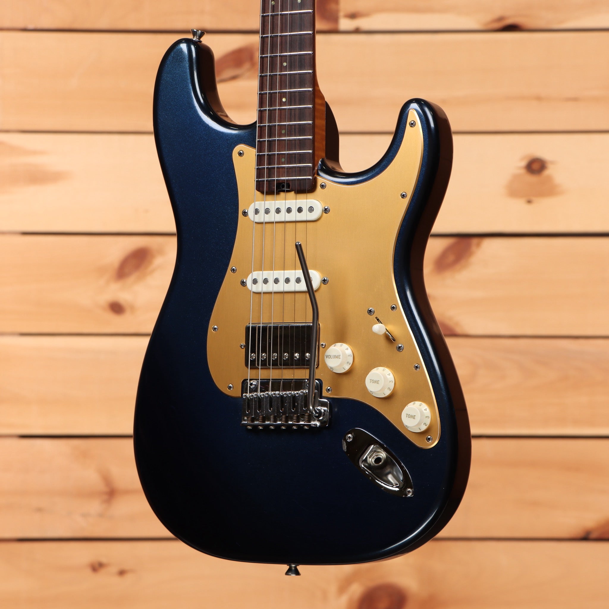 Shabat Custom Lynx HSS electric Stratocaster-style guitar Aged Mercedes Blue Metallic with gold pickguard and rosewood fretbo