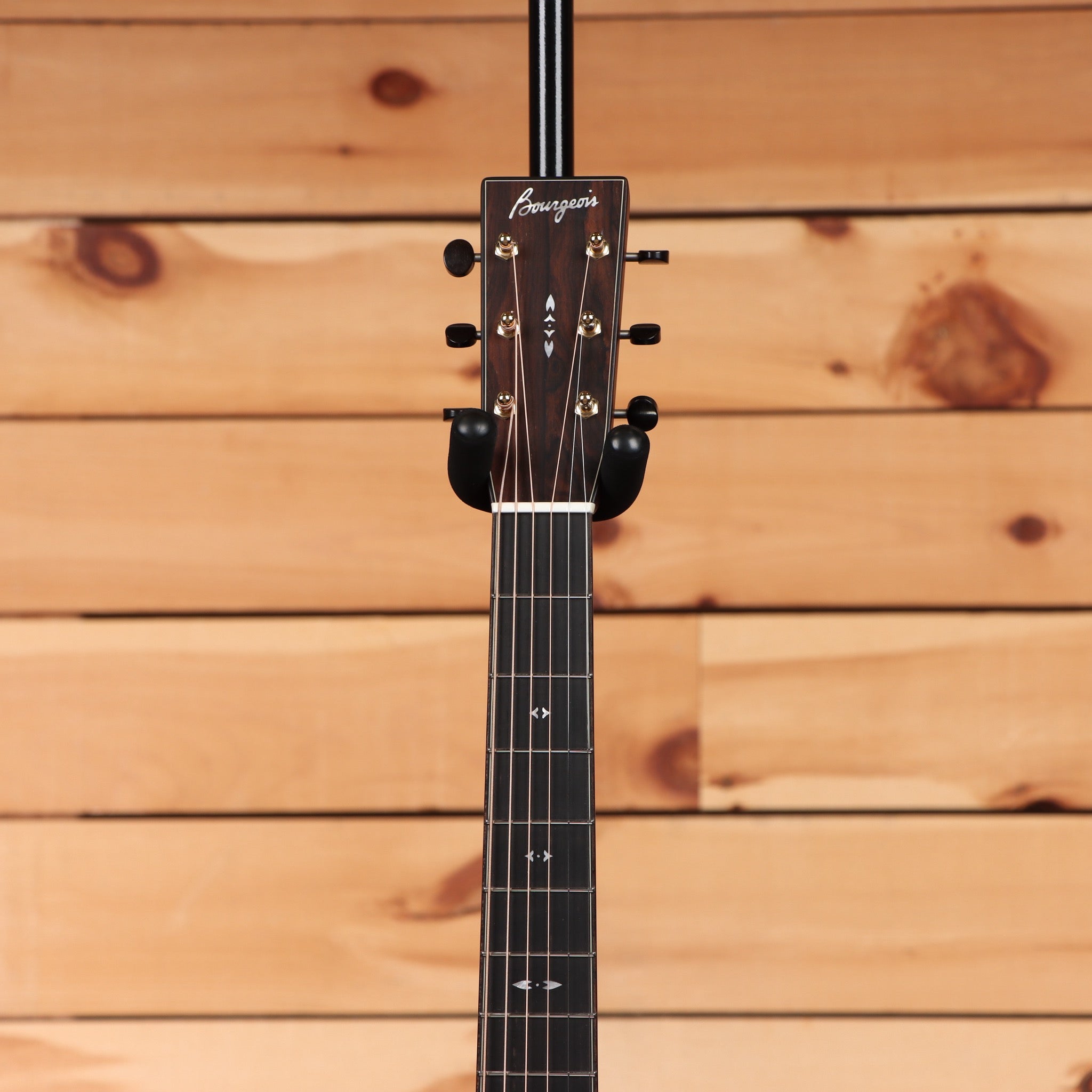 Bourgeois Touchstone Signature OM acoustic guitar Sunburst with dark fretboard and diamond inlays