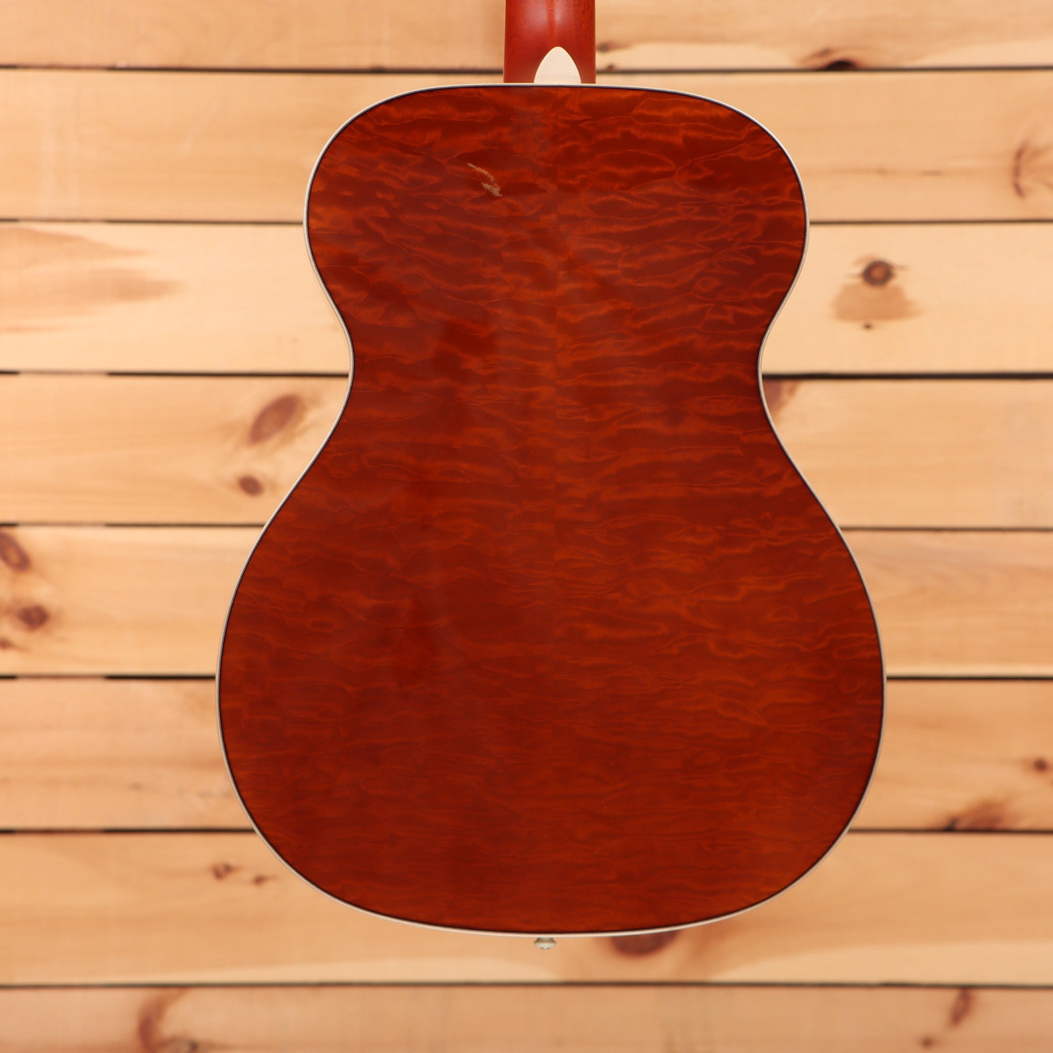 Boucher Limited LE-SG-161-MV acoustic guitar Natural finish with quilted mahogany back and white binding