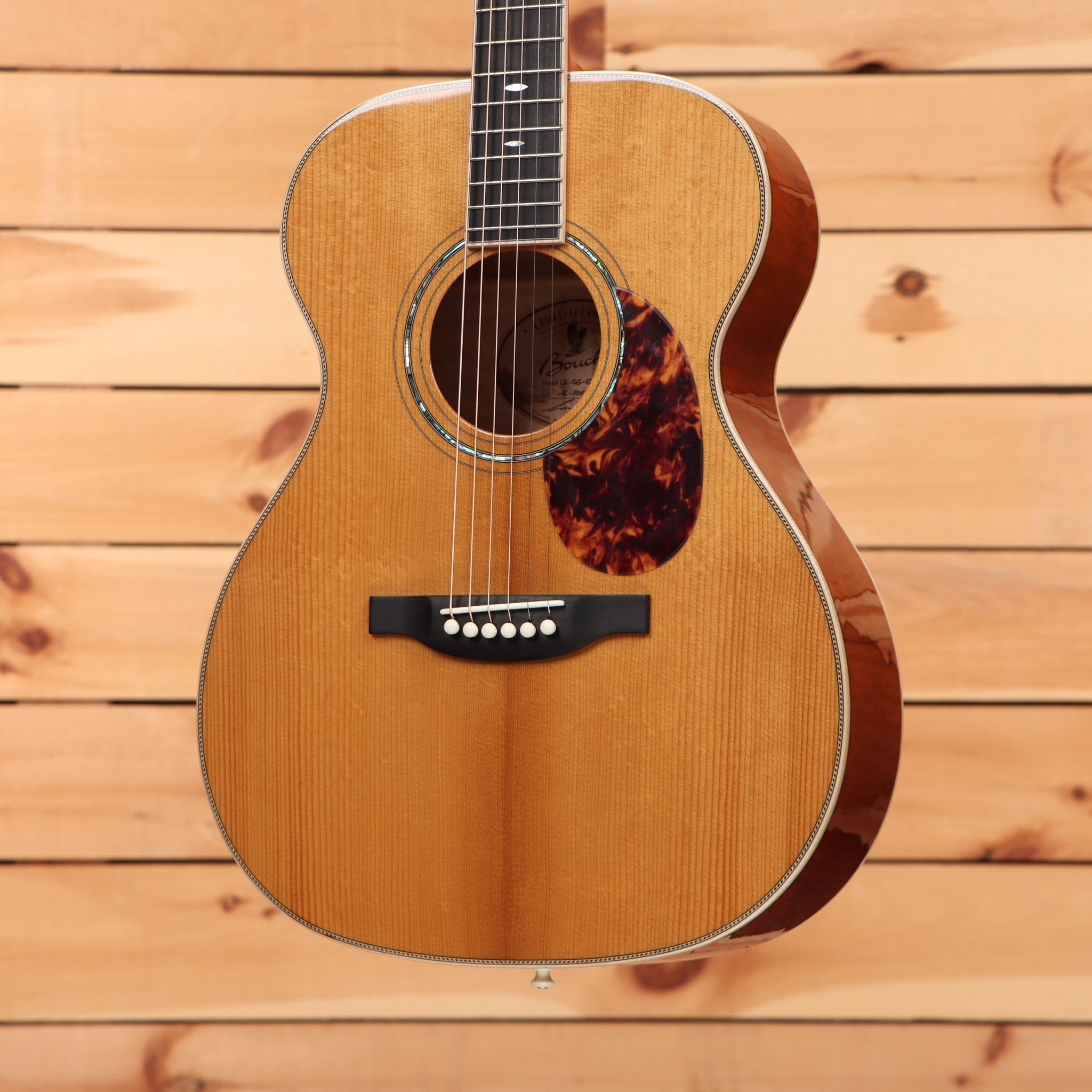 Boucher Limited LE-SG-161-MV acoustic guitar Natural finish with spruce top body binding and tortoise pickguard