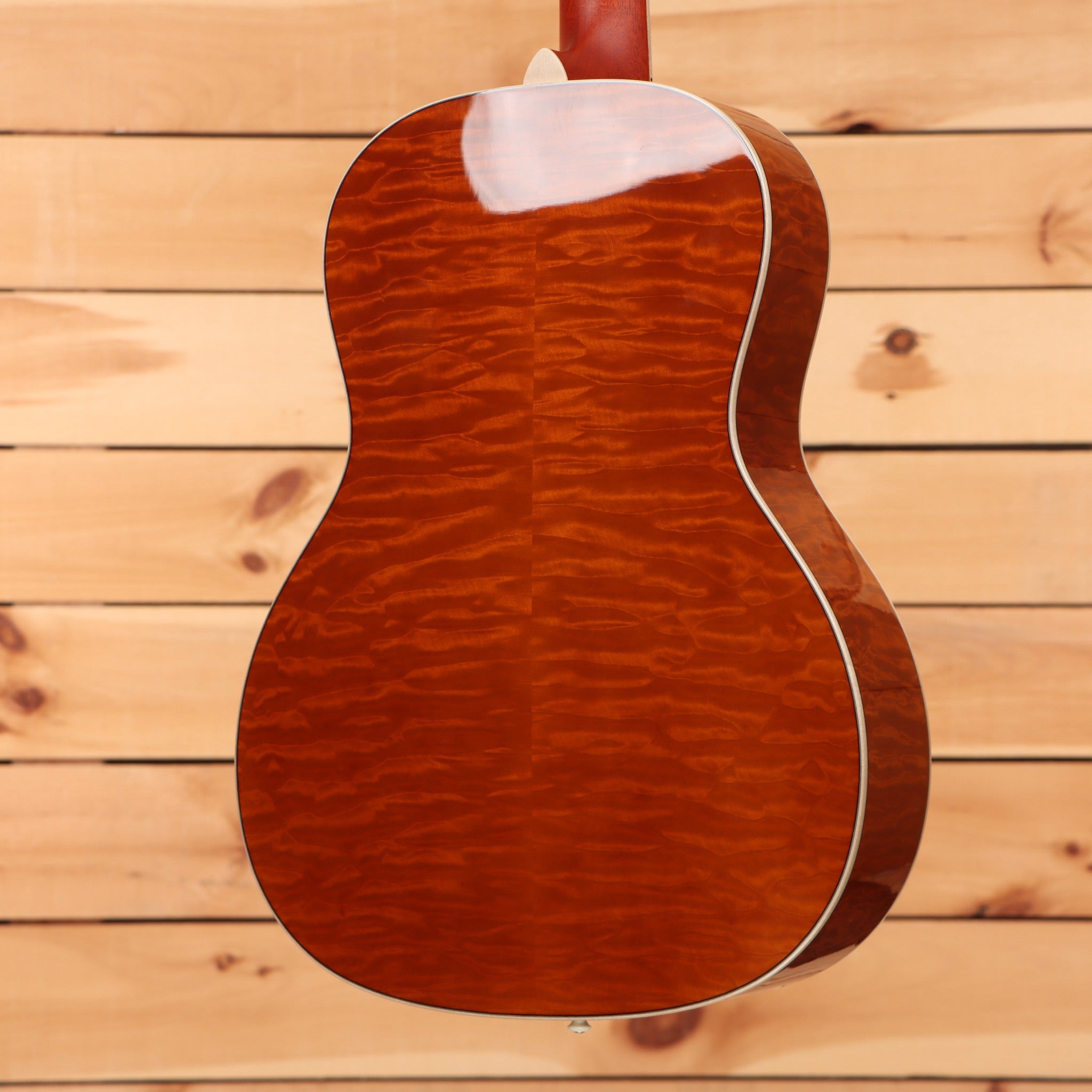 Boucher LE-HG-166-MV acoustic guitar Natural finish with highly figured quilted maple back and white binding