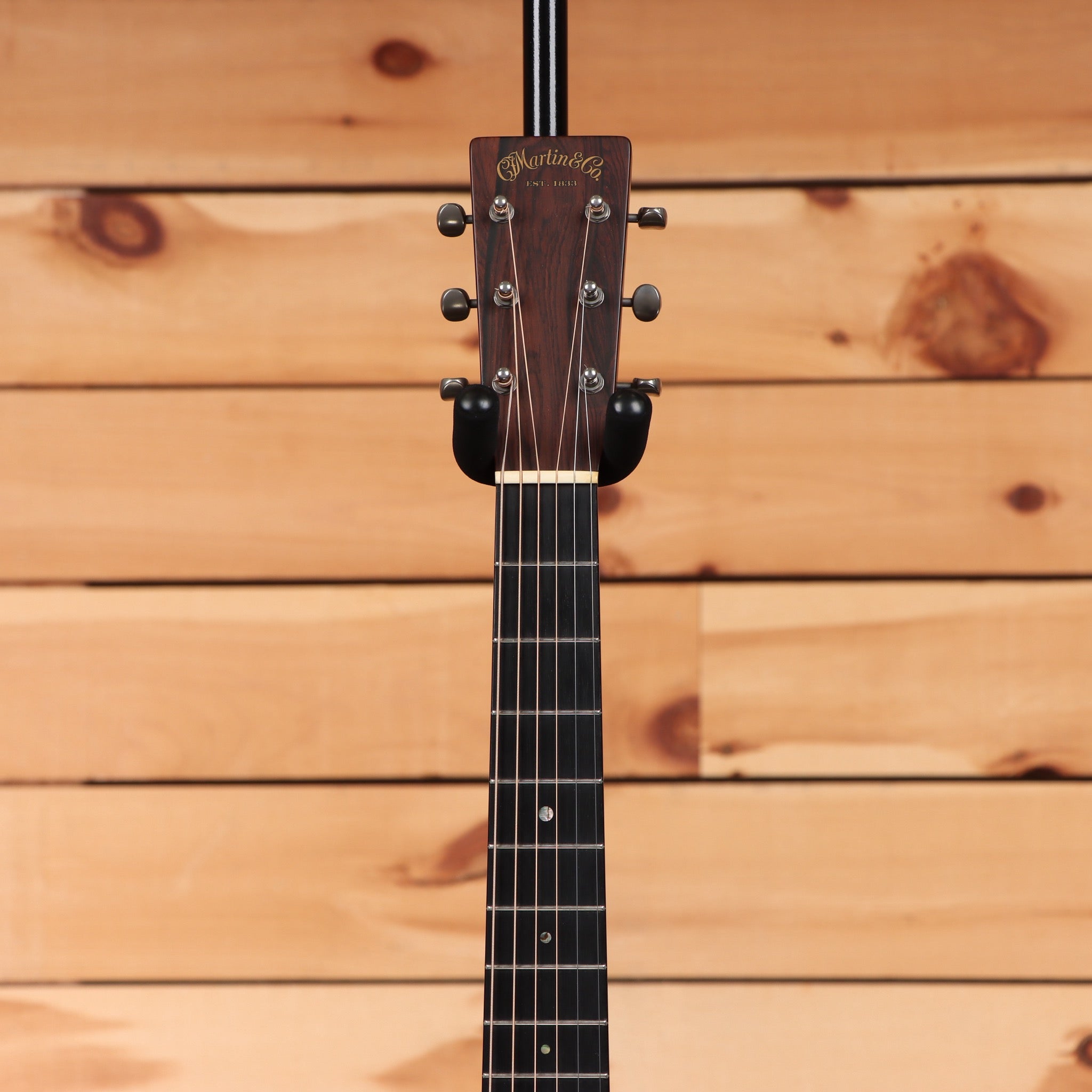 Martin 000-18 Golden Era acoustic guitar Natural with ebony fretboard and black tuning machines