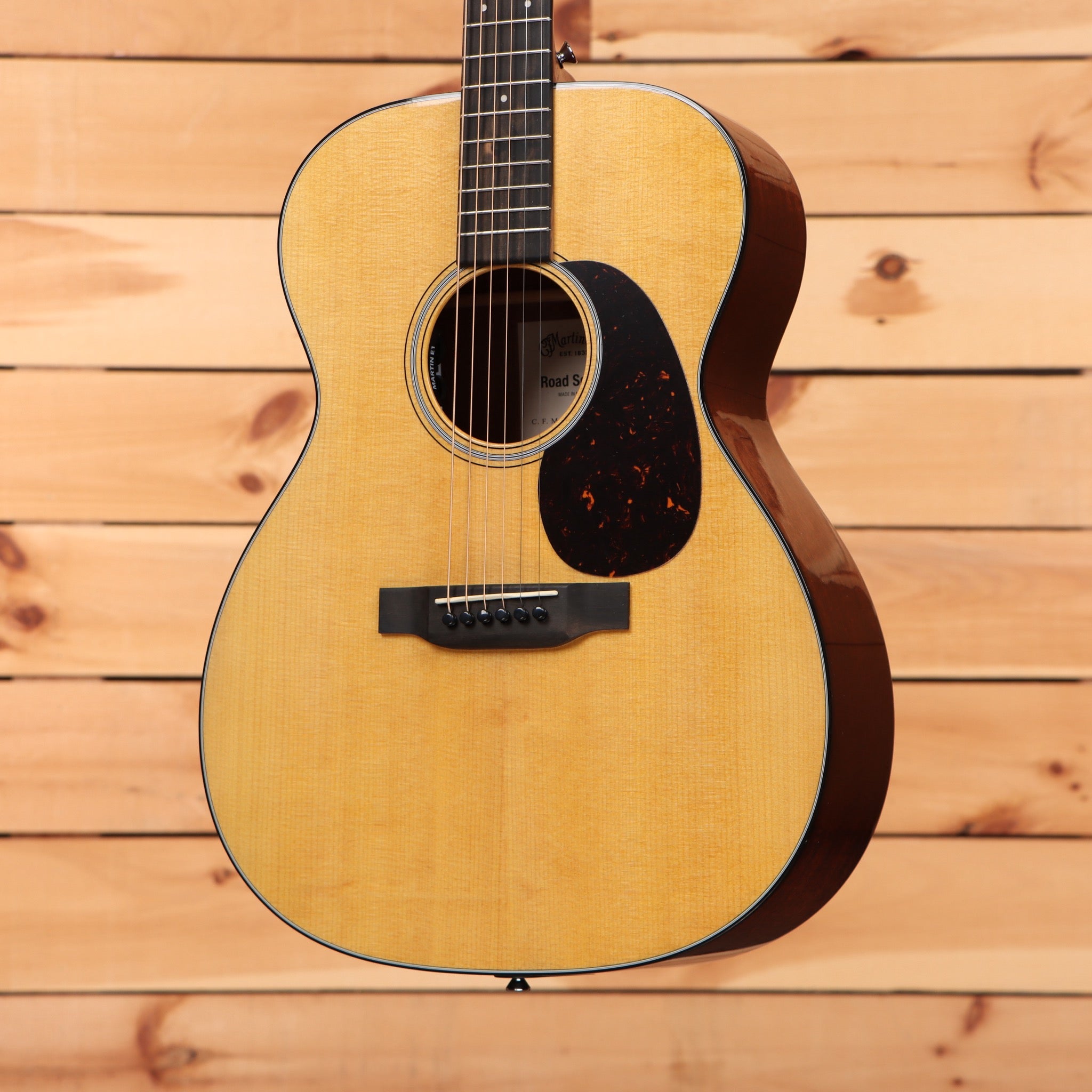 Martin 000-12E Retro acoustic-electric guitar Aging Toner finish with tortoiseshell pickguard and ebony fretboard