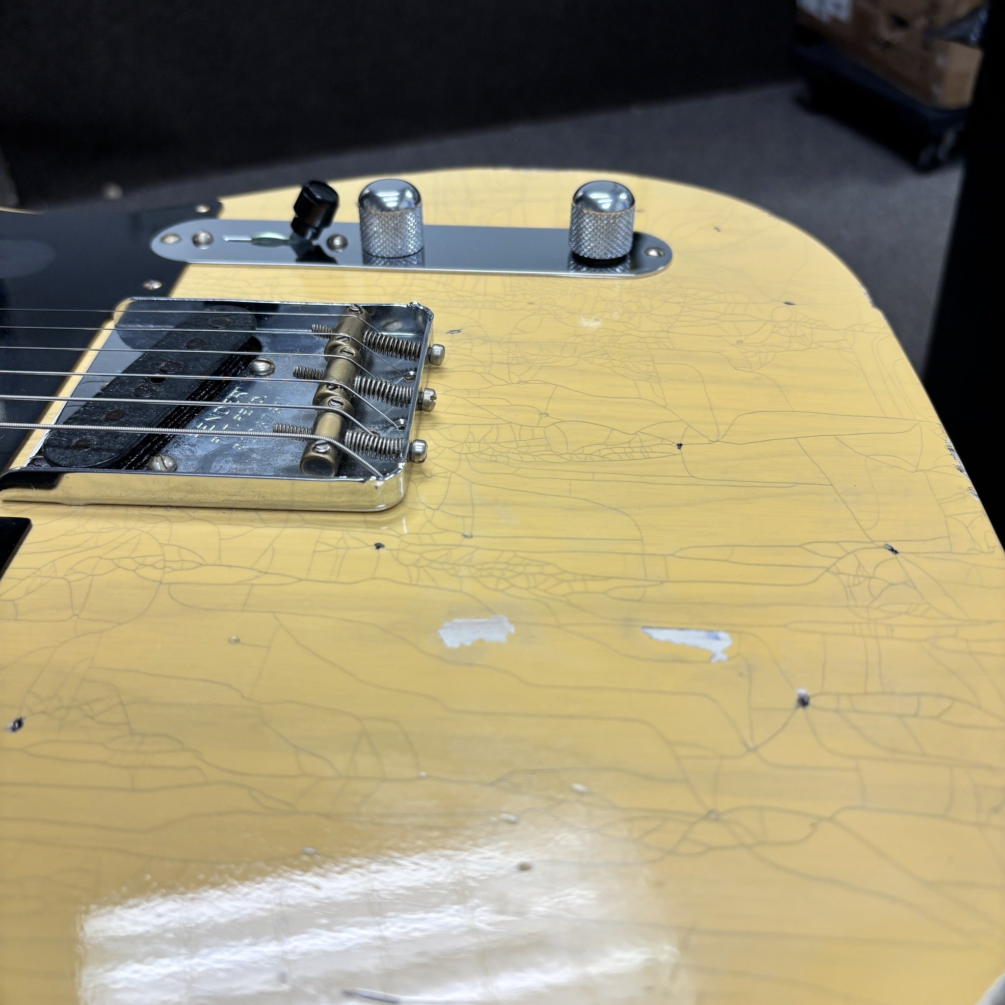 Fender Custom Shop '52 Telecaster Relic electric guitar Aged Nocaster Blonde with heavy lacquer checking and chrome bridge