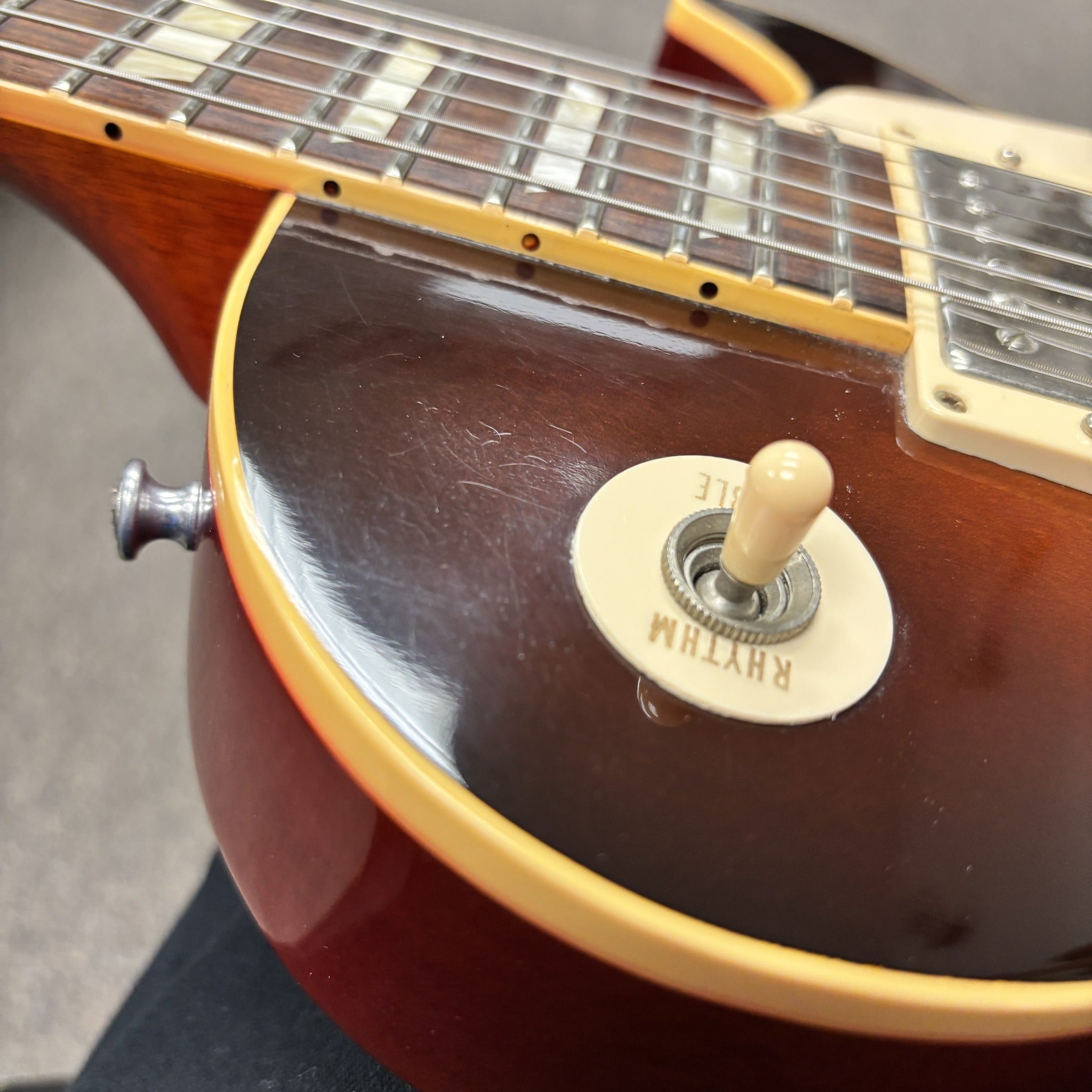 Gibson Historic 1958 Les Paul Reissue electric guitar Bourbon Burst with toggle switch and cream binding detail