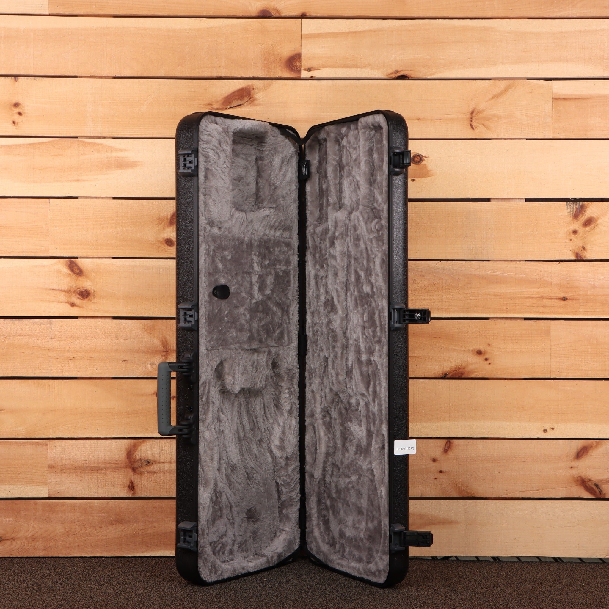 Fender American Professional II Stratocaster hard-shell guitar case black with gray plush interior lining open view