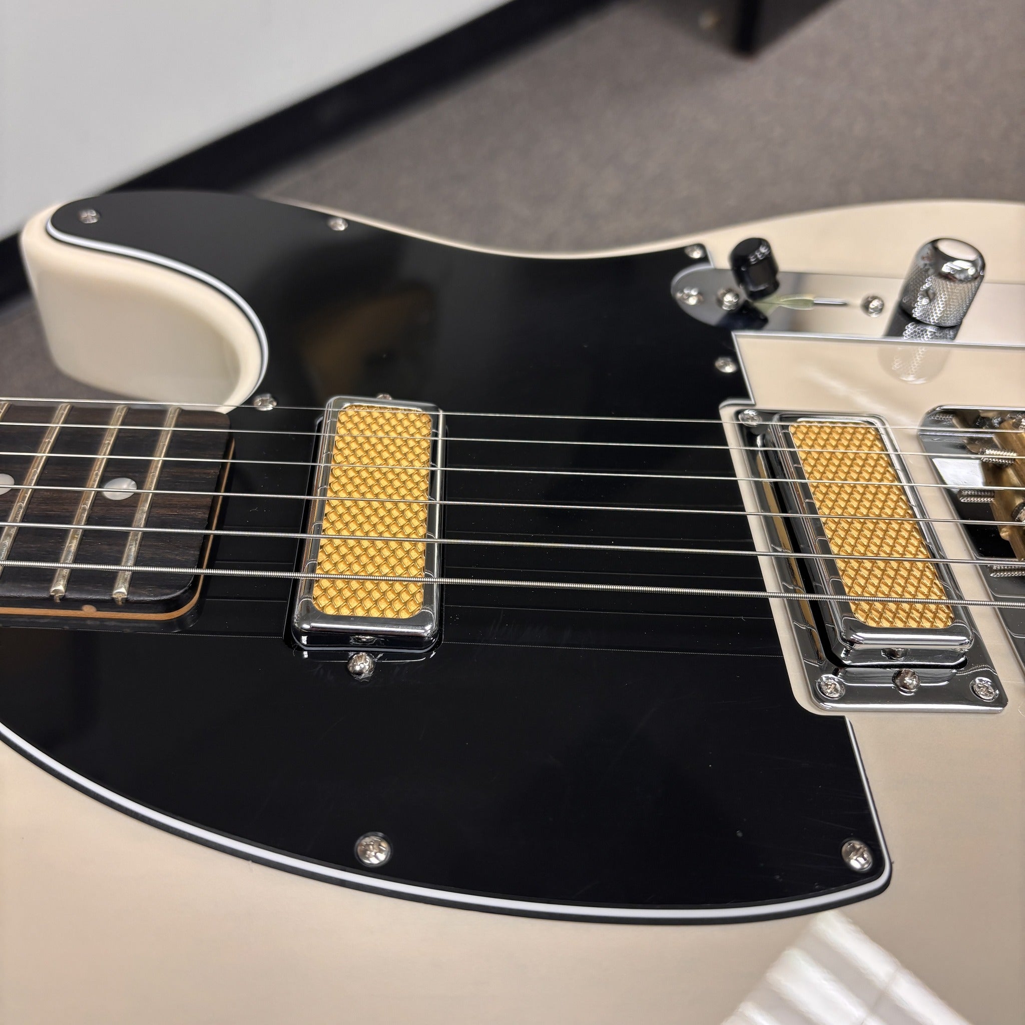Fender Gold Foil Telecaster electric guitar White Blonde with dual gold foil pickups and black pickguard